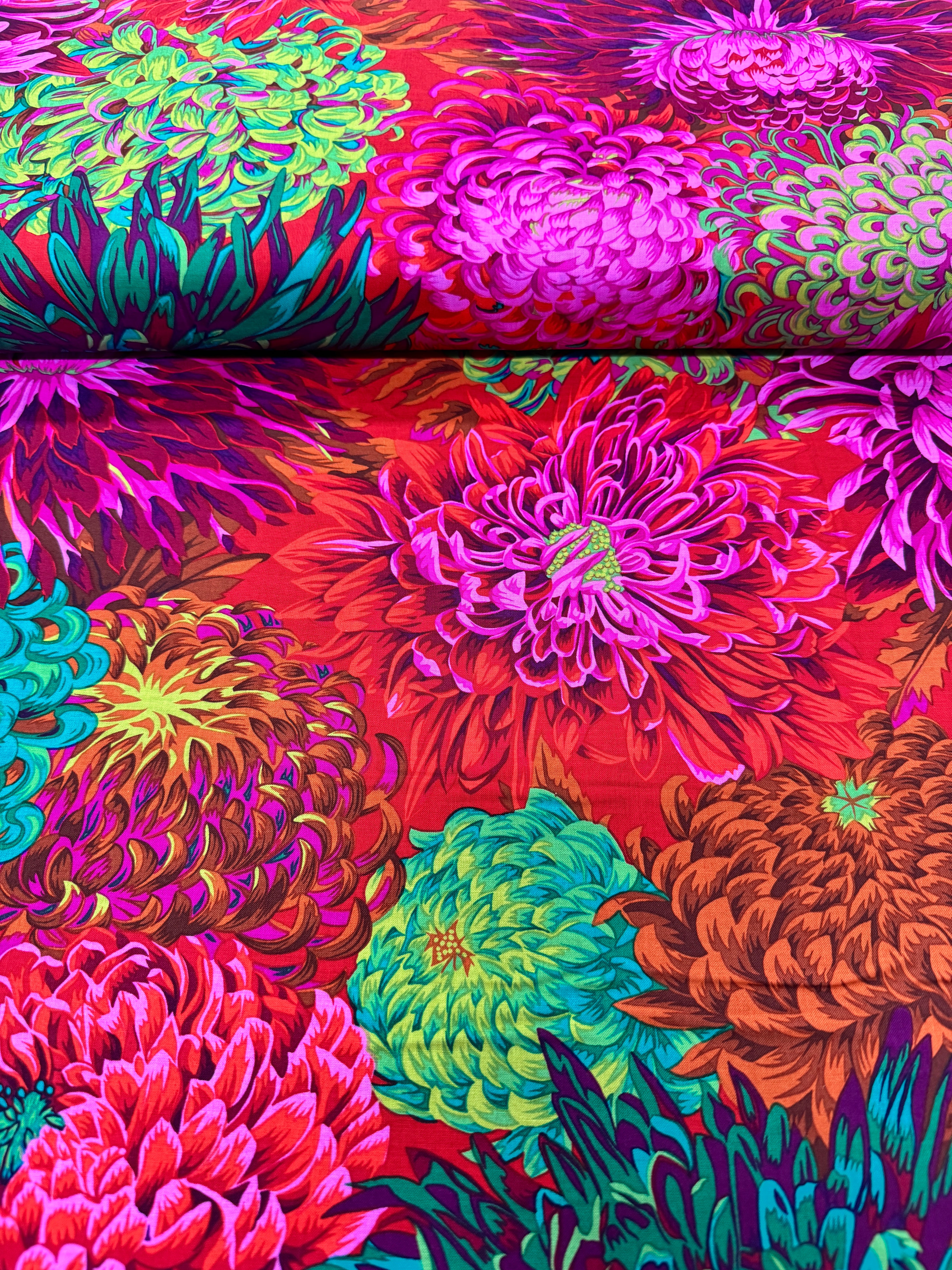 Kaffe Fassett Collective Classics - Japanese Chrysanthemum Scarlett Yardage