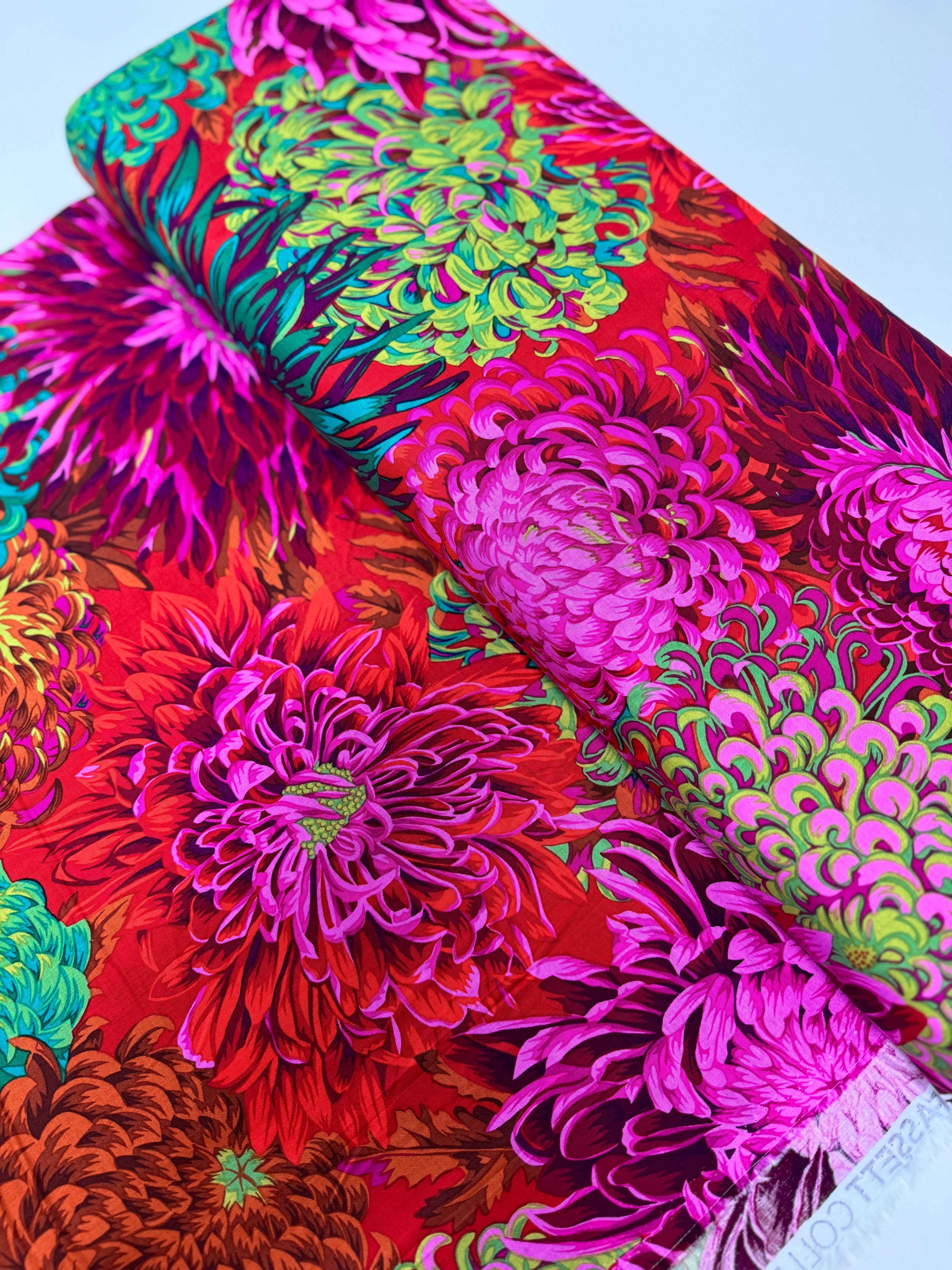 Kaffe Fassett Collective Classics - Japanese Chrysanthemum Scarlett Yardage