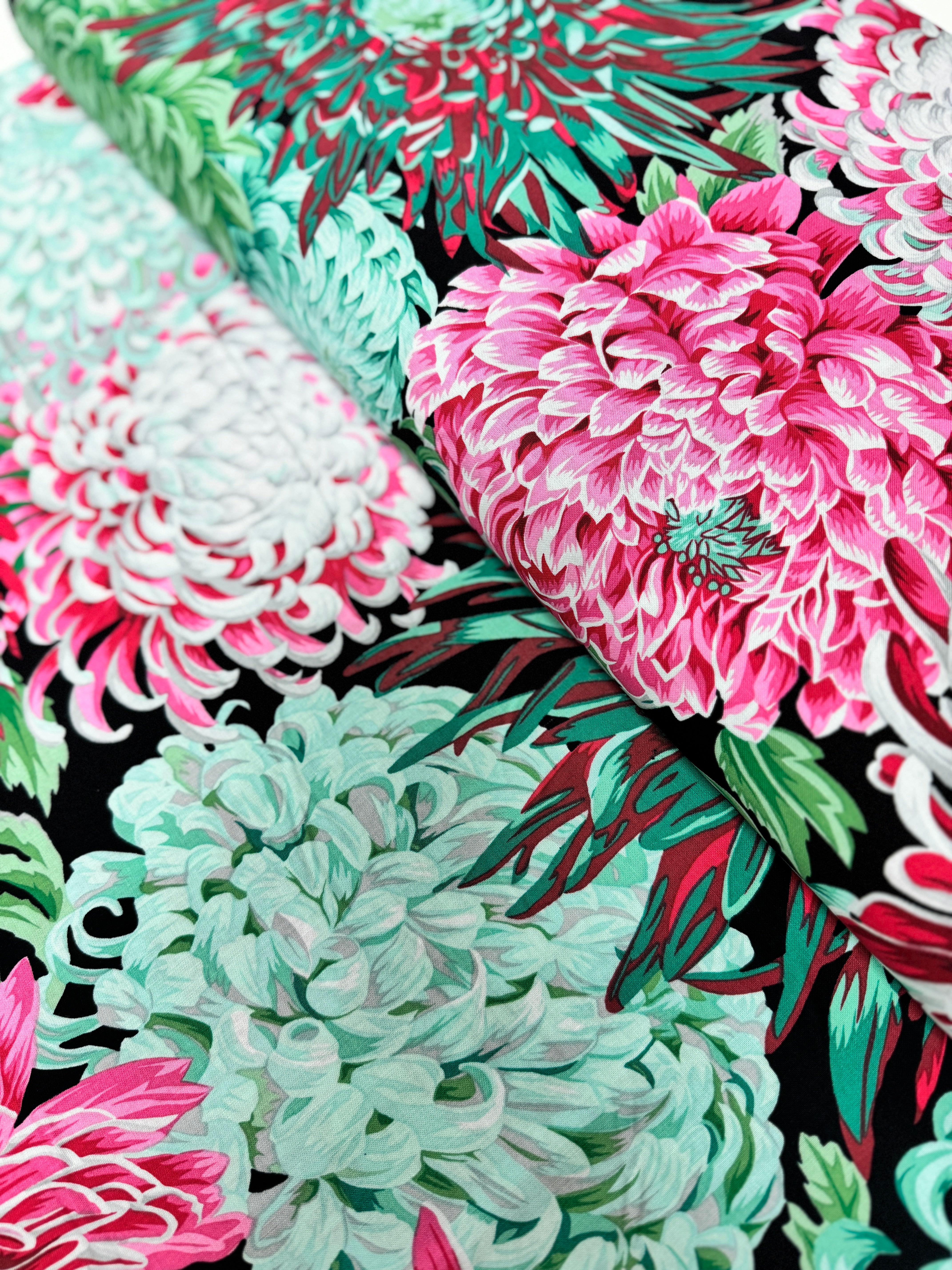 Kaffe Fassett Collective Classics - Japanese Chrysanthemum Blush Yardage