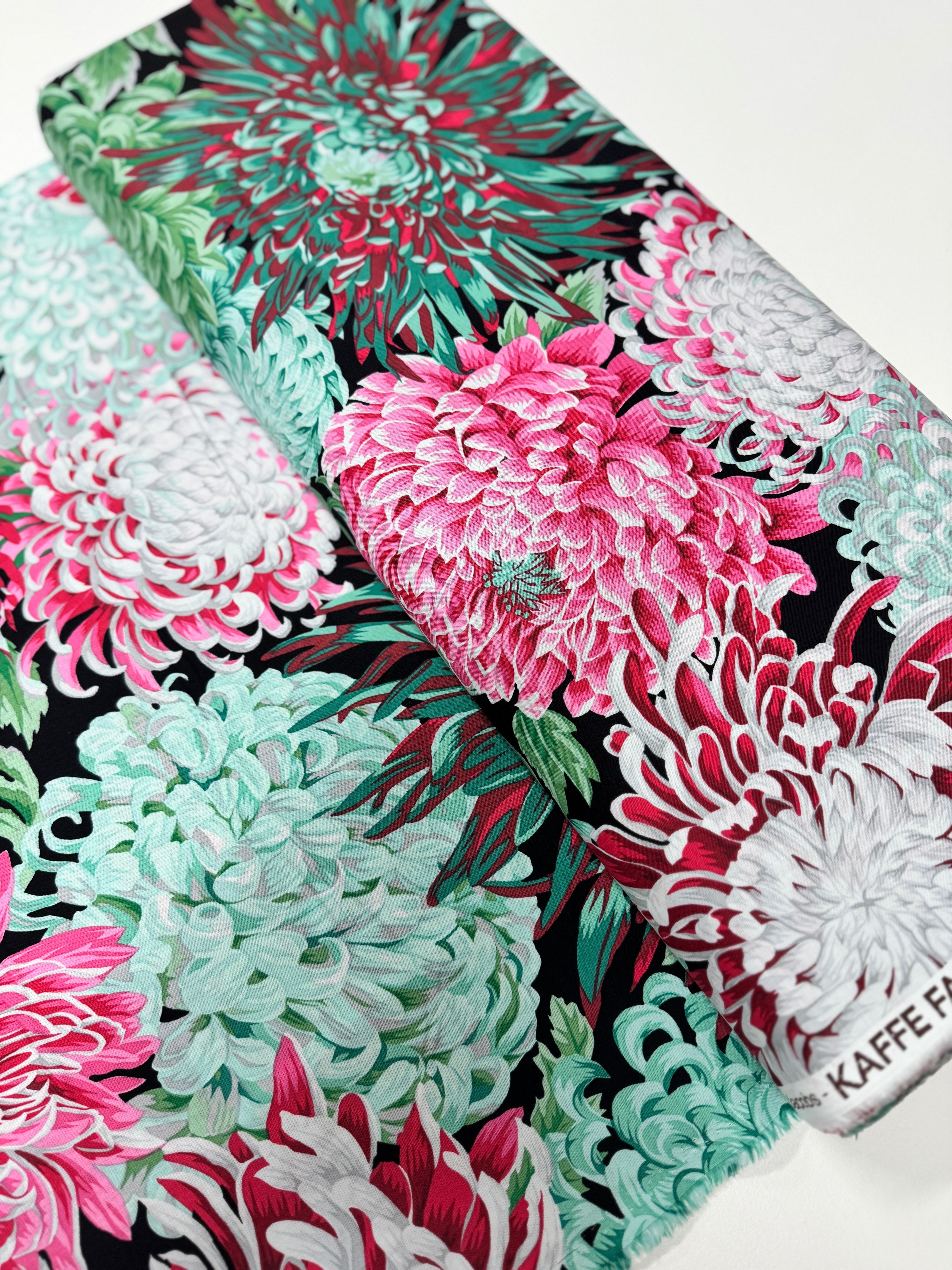 Kaffe Fassett Collective Classics - Japanese Chrysanthemum Blush Yardage