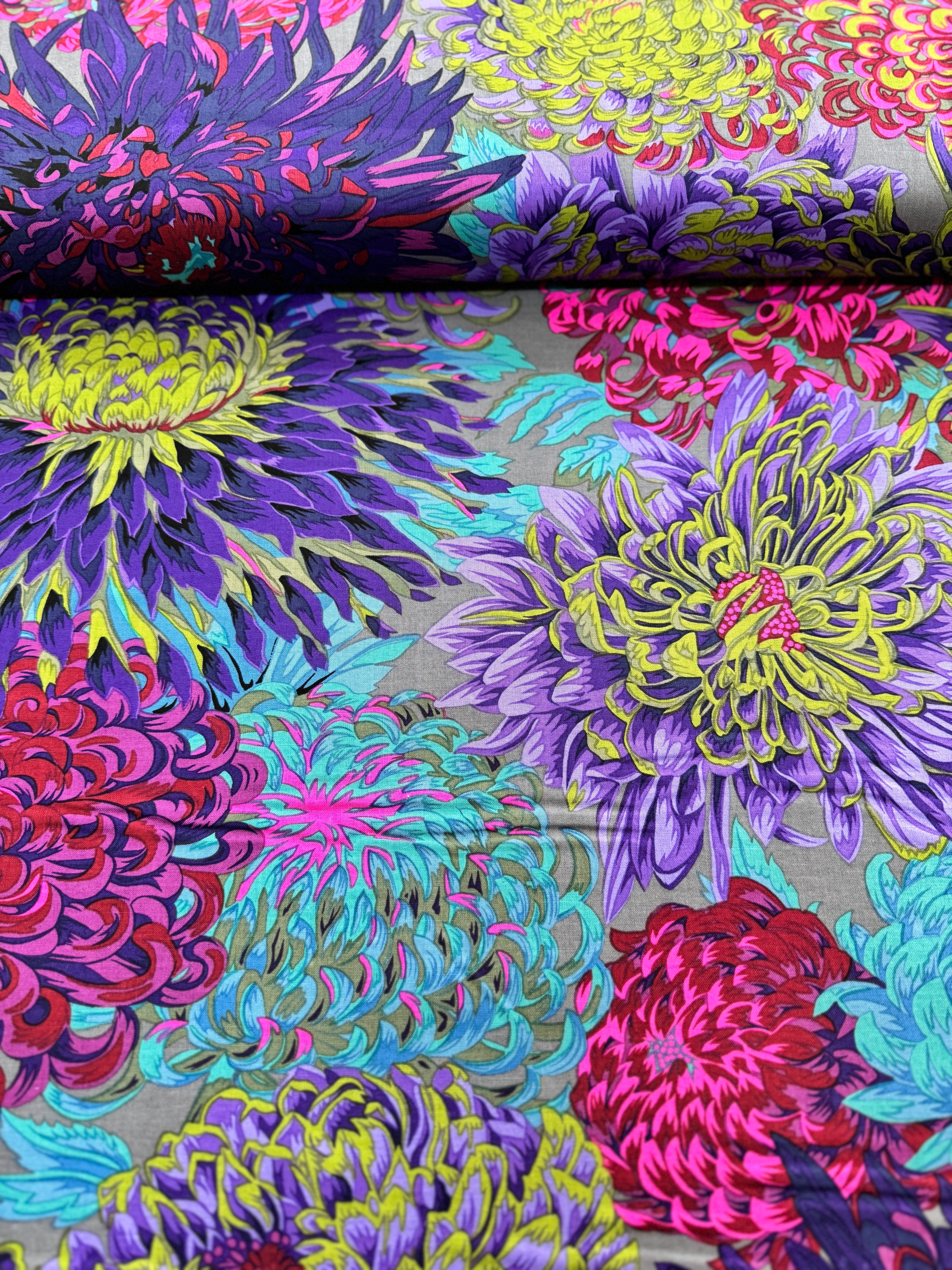 Kaffe Fassett Collective Classics - Japanese Chrysanthemum Antique Yardage