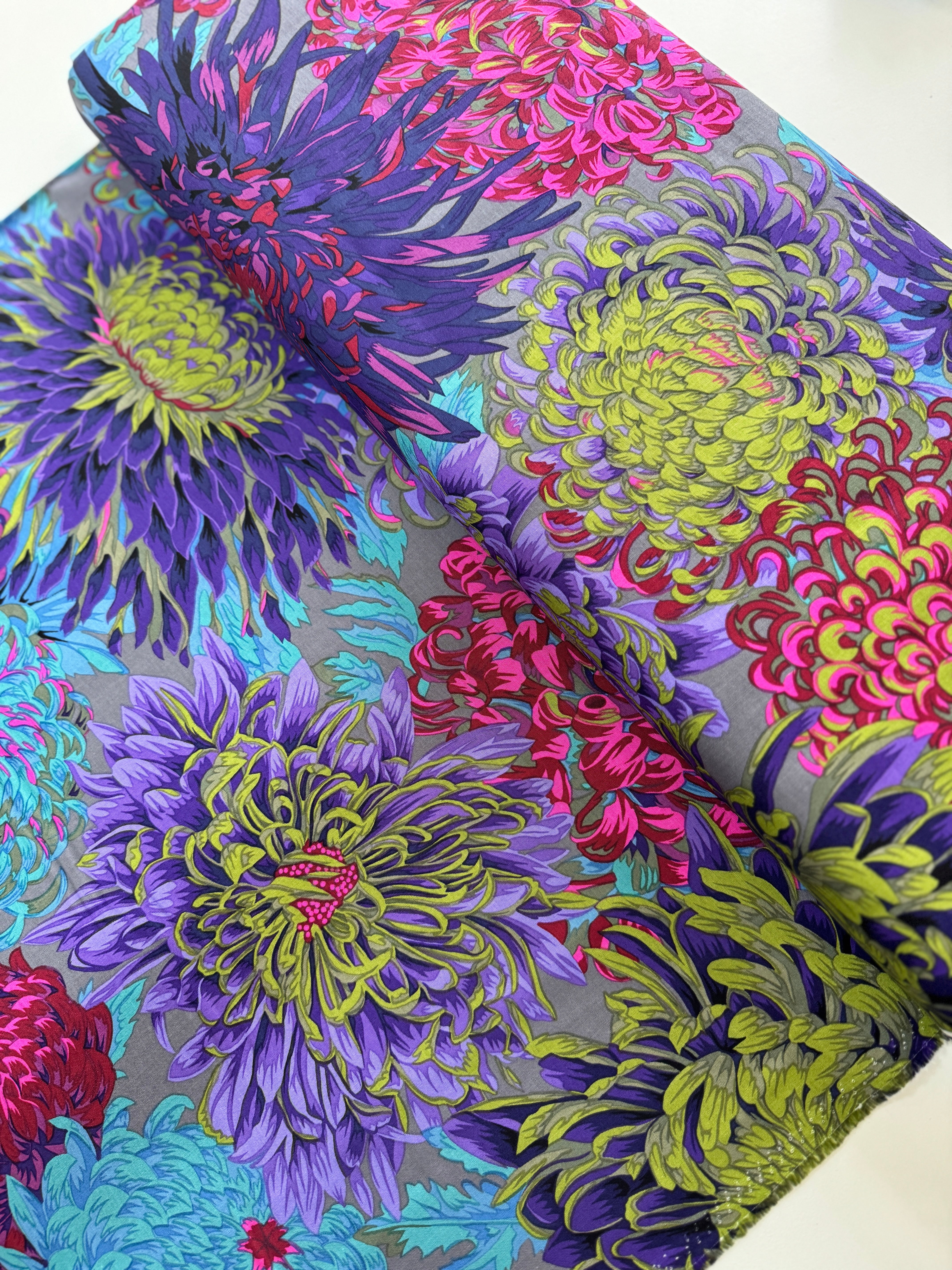 Kaffe Fassett Collective Classics - Japanese Chrysanthemum Antique Yardage