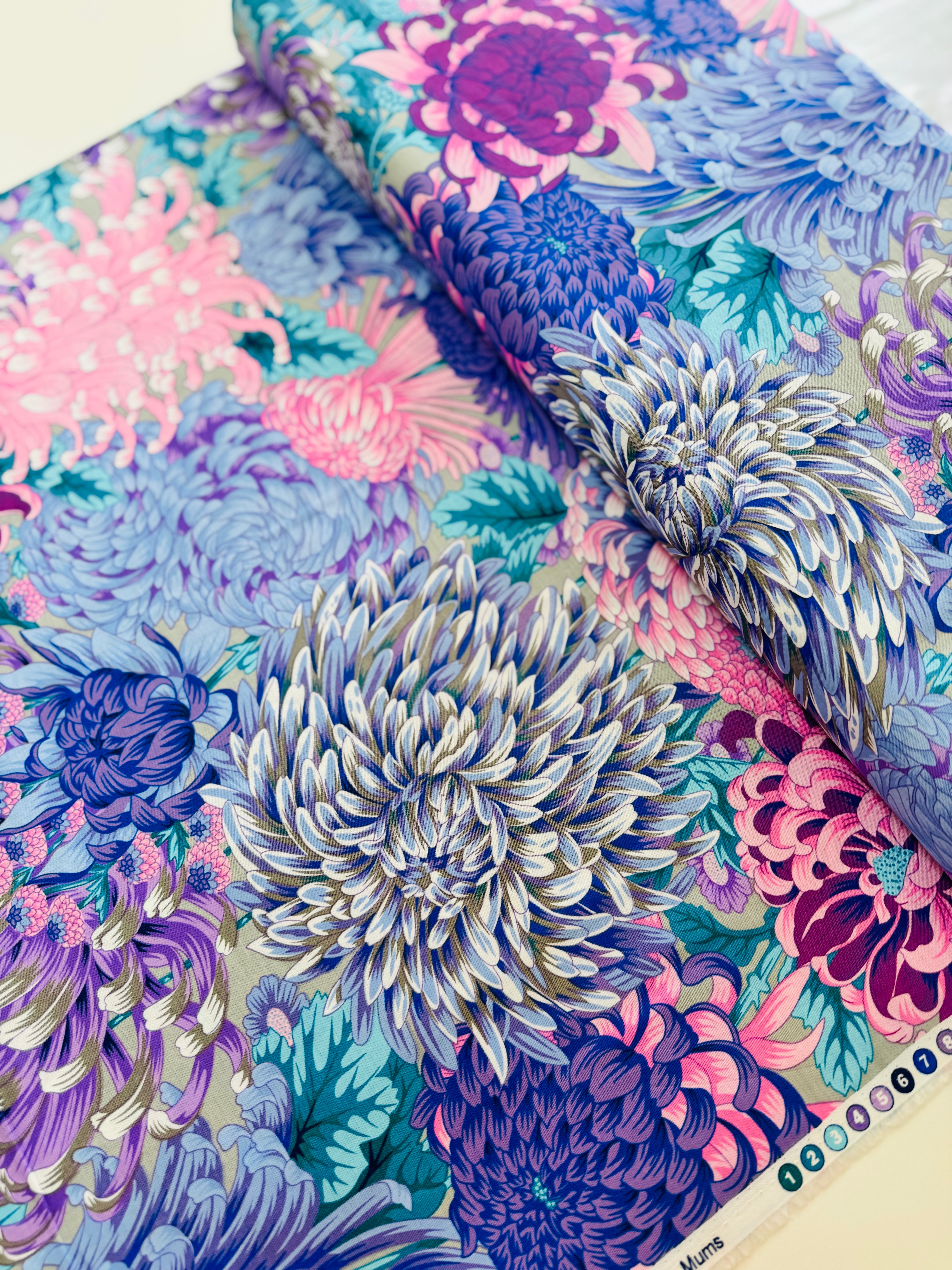 Kaffe Fassett Collective - Hokusai's Mums Grey Yardage