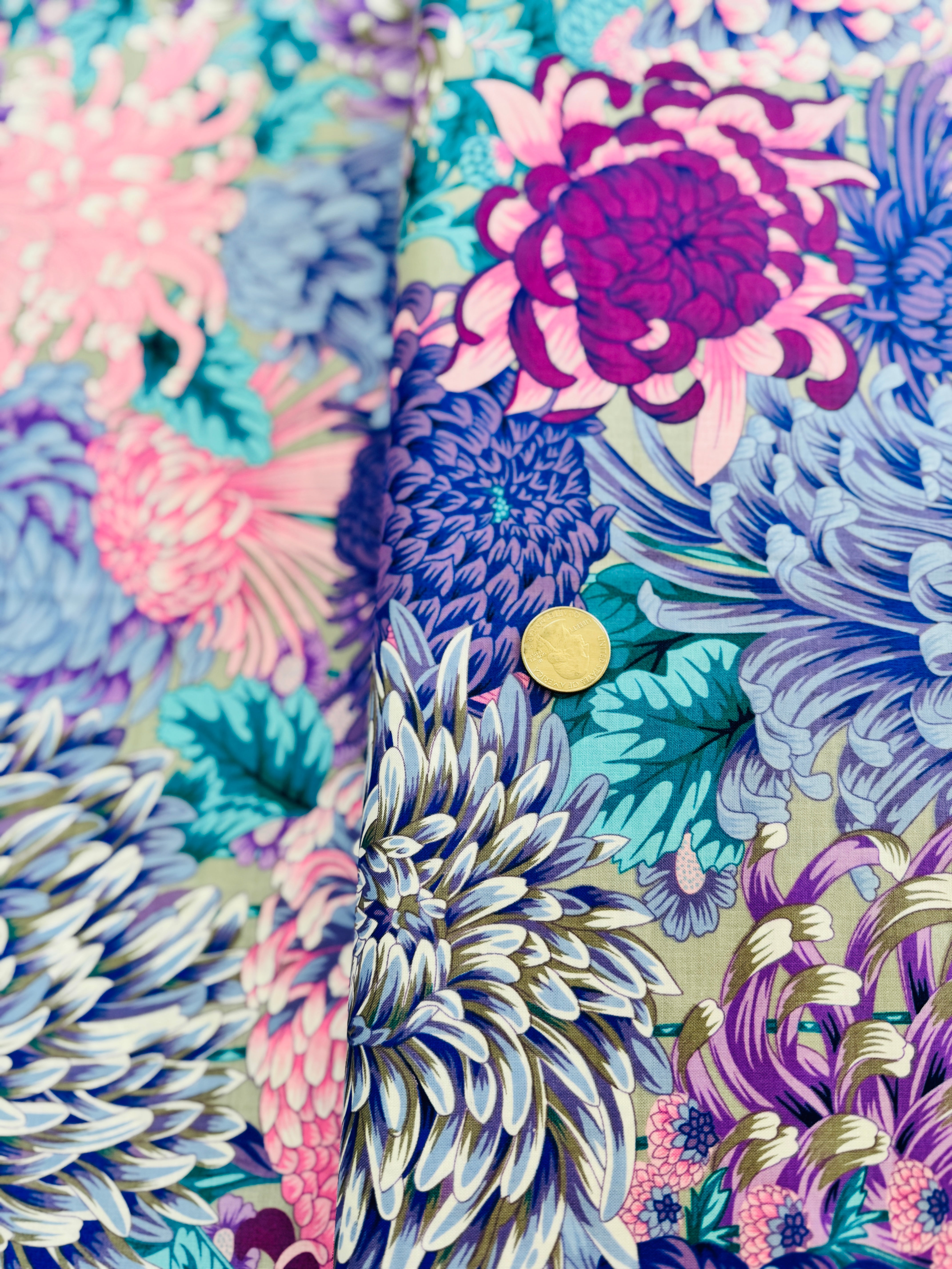 Kaffe Fassett Collective - Hokusai's Mums Grey Yardage