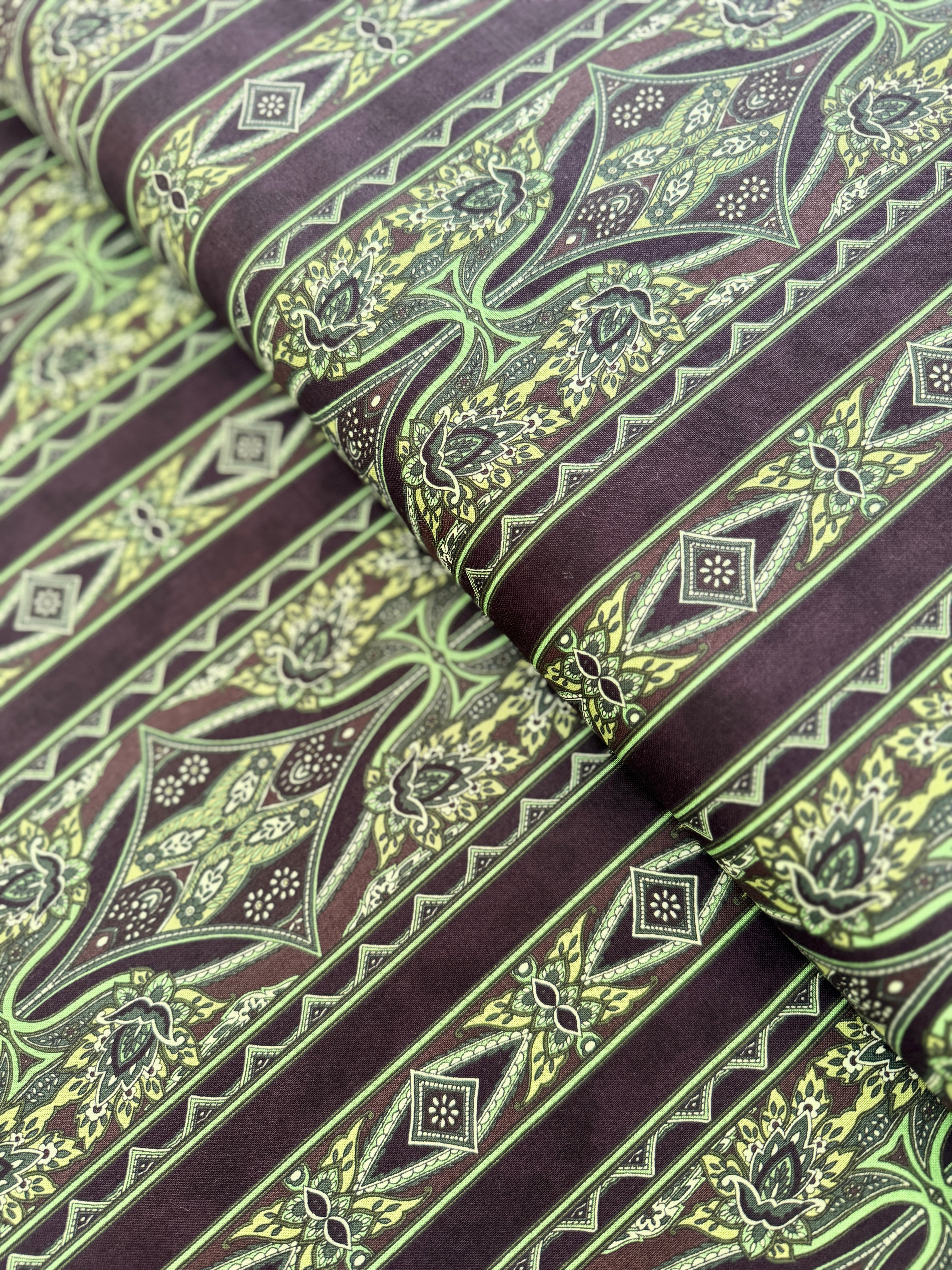 Maison Border Brown Green Fabric by Jinny Beyer for RJR Fabrics – classic brown and green border quilting cotton