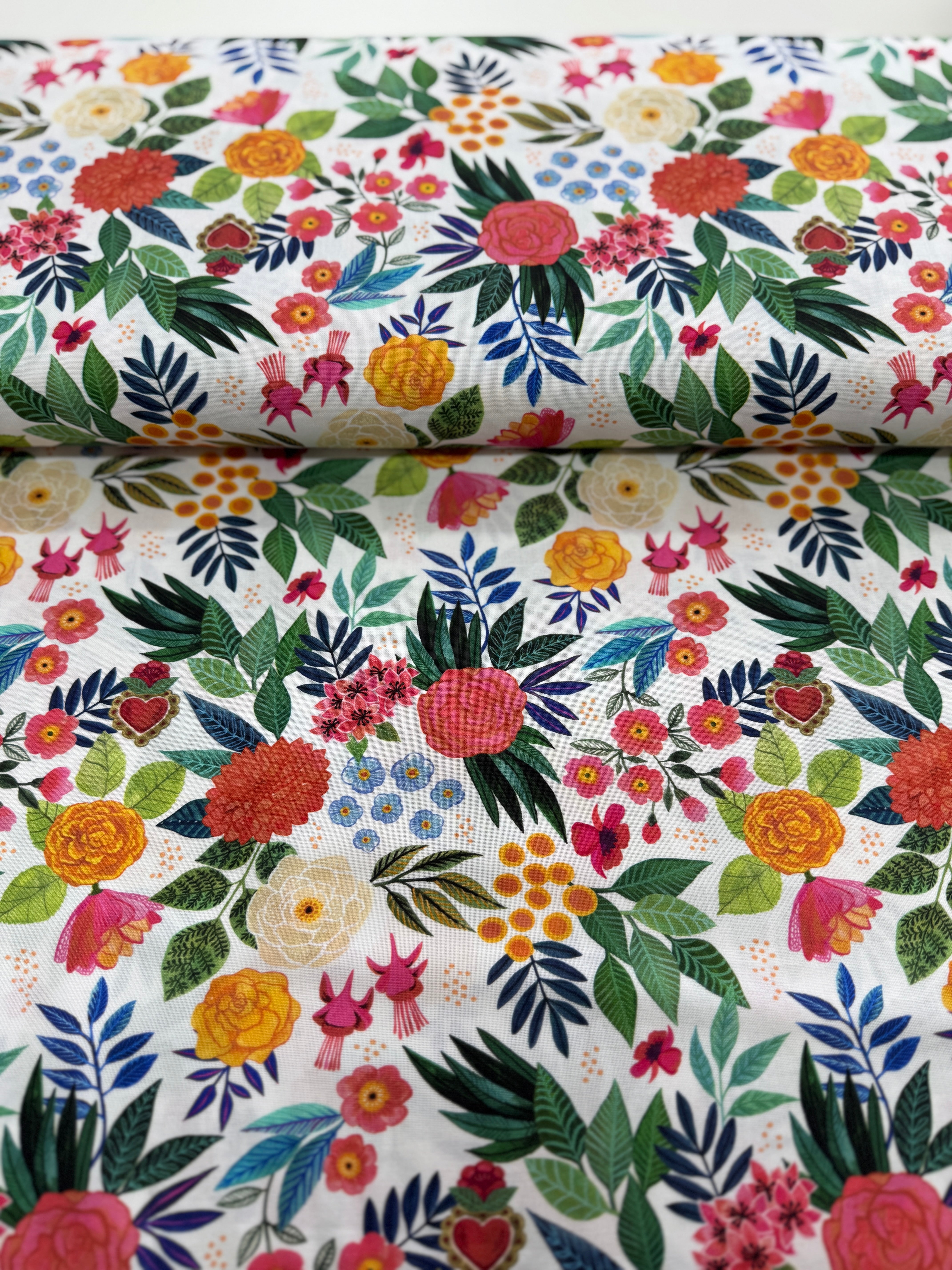 Hola Frida - Bellezza White Yardage