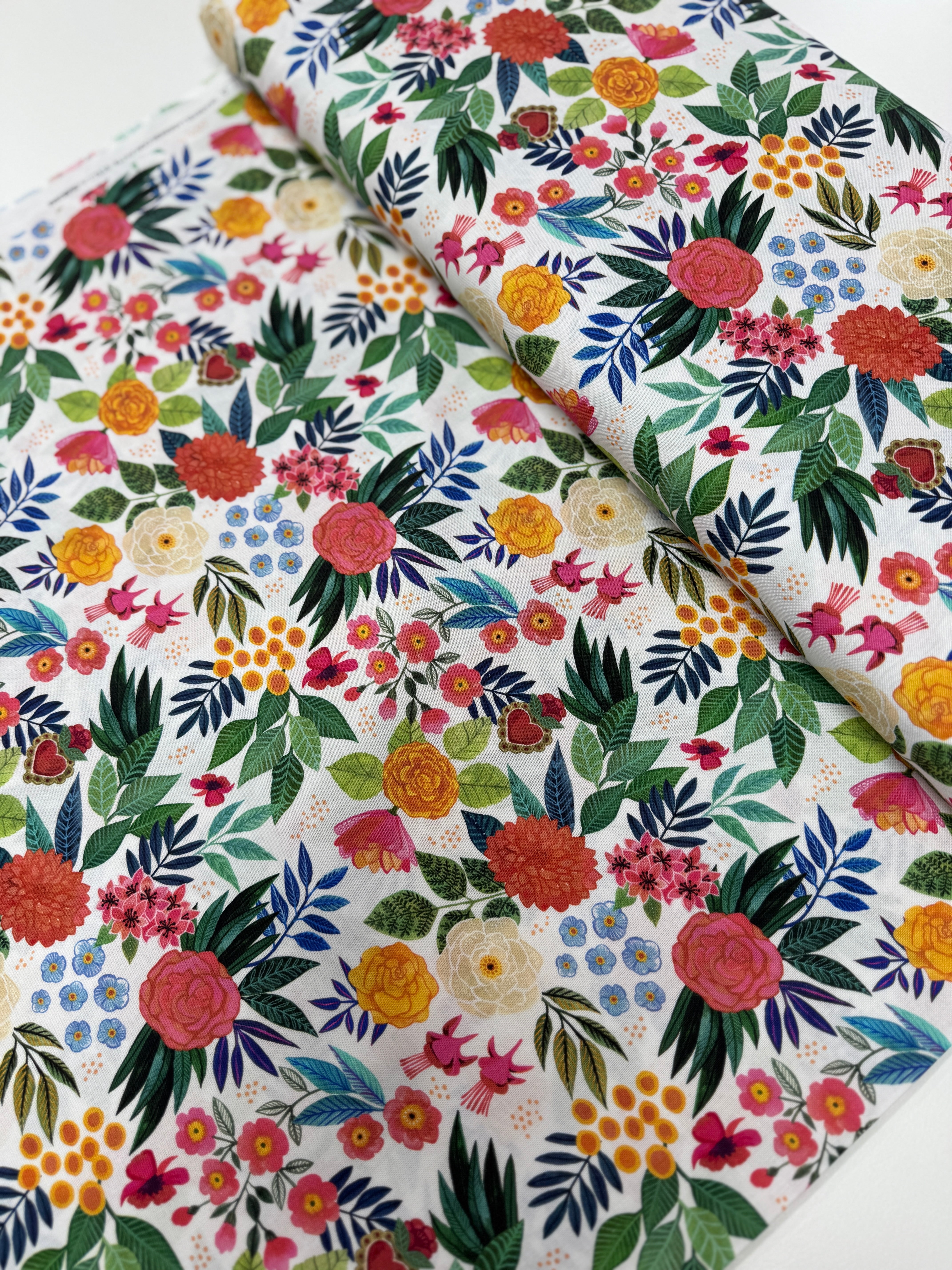 Hola Frida - Bellezza White Yardage
