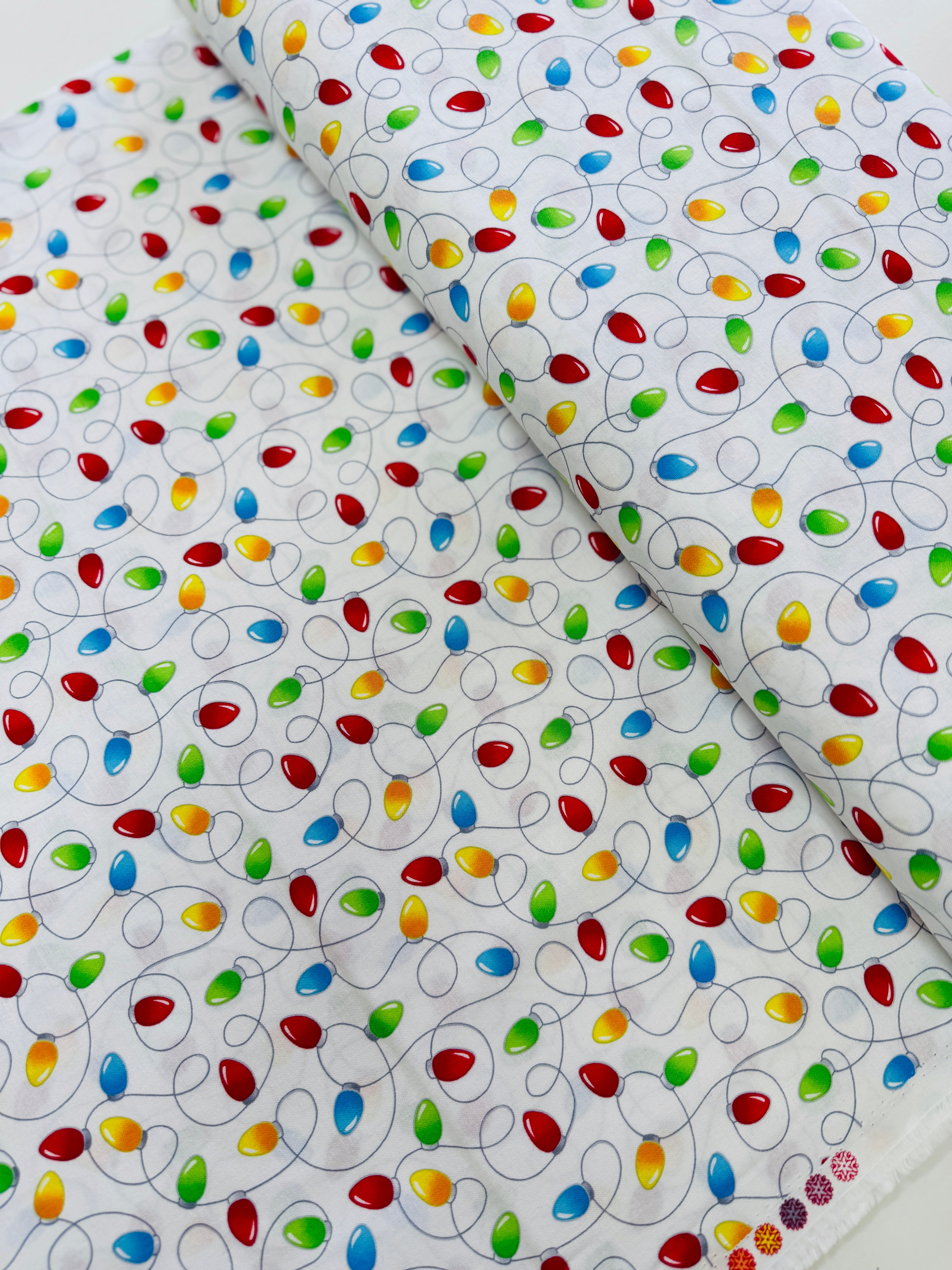 Country Christmas – Holly Jolly Lights White Yardage