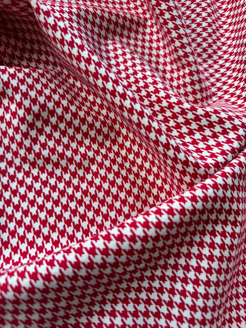 XOXO - Houndstooth Lipstick Lace Yardage