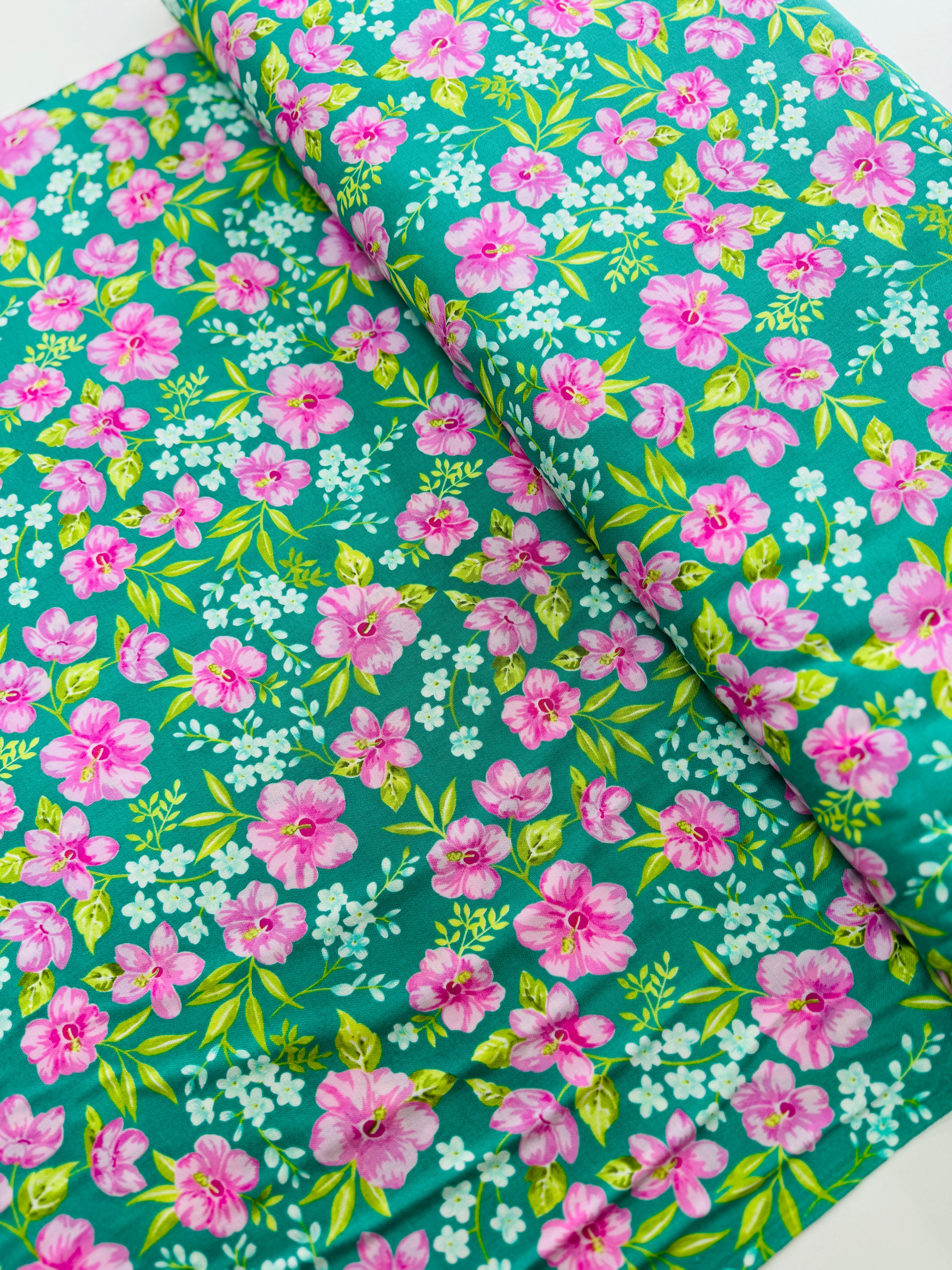 Beach Bash - Hibiscus Hula - Pool Side Yardage