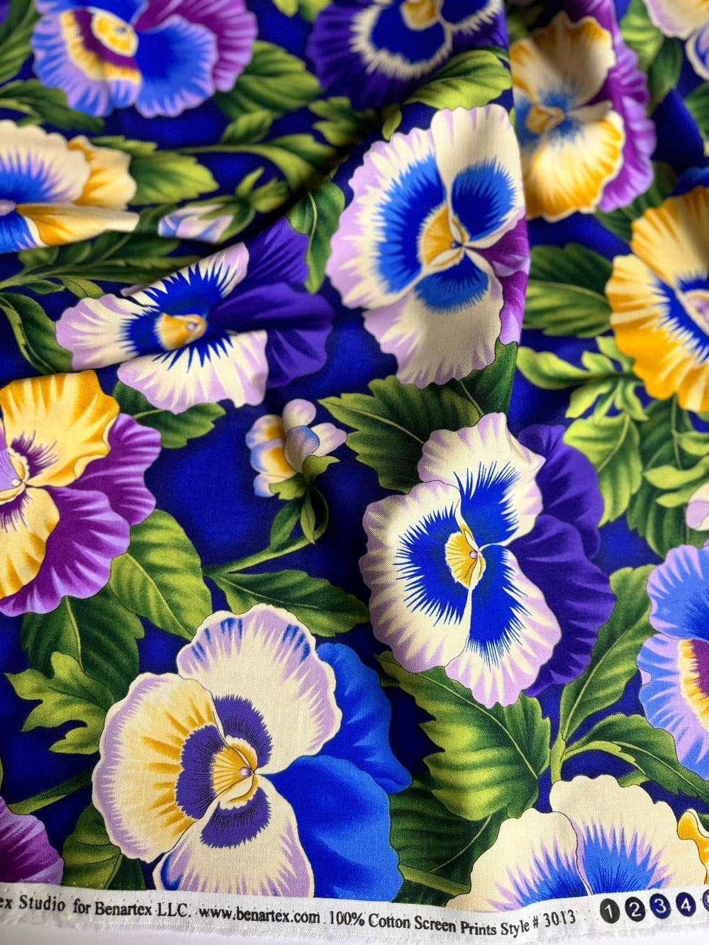 Fat Quarter - Flower Festival - Pansies Cobalt