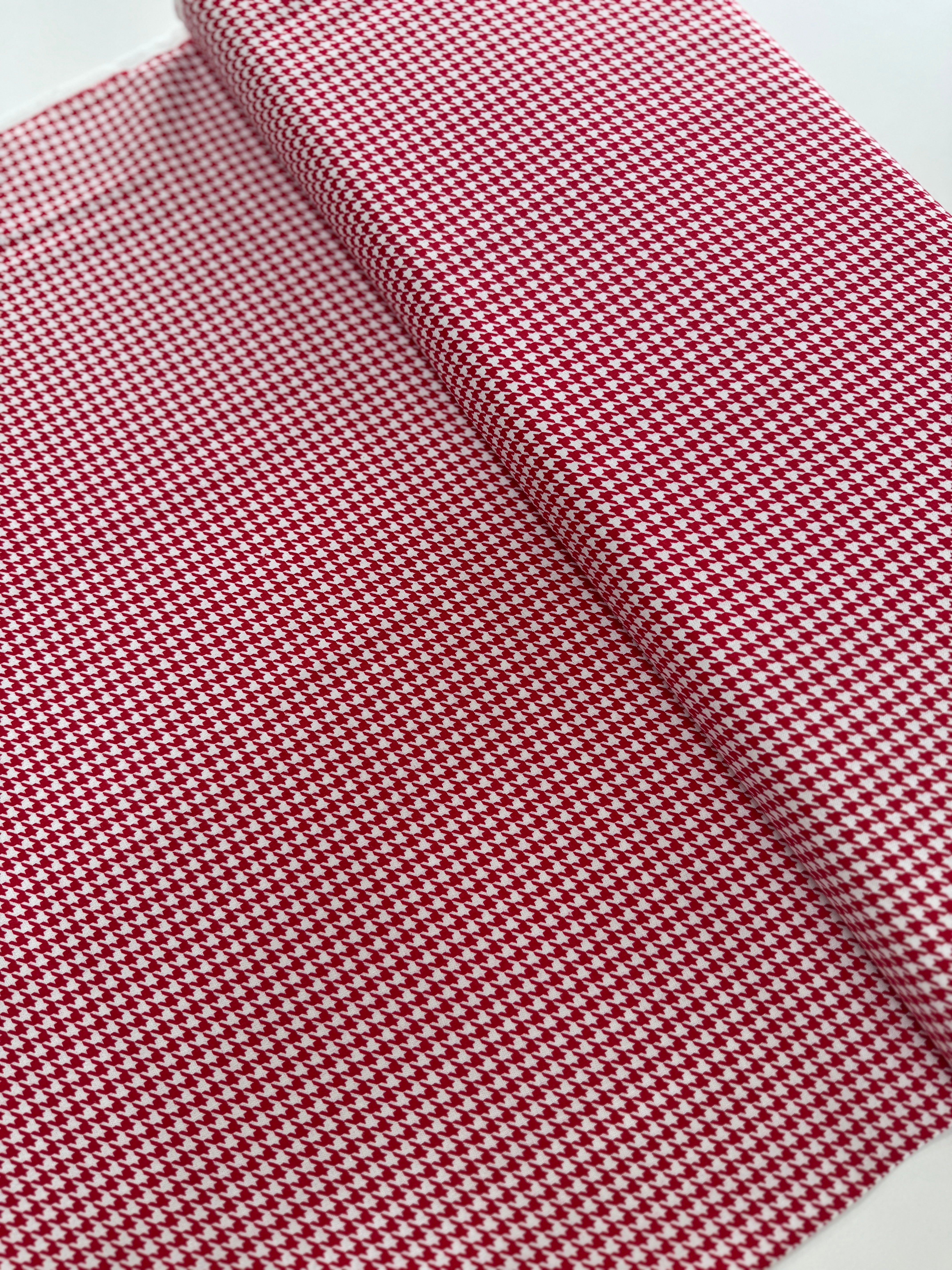 XOXO - Houndstooth Lipstick Lace Yardage