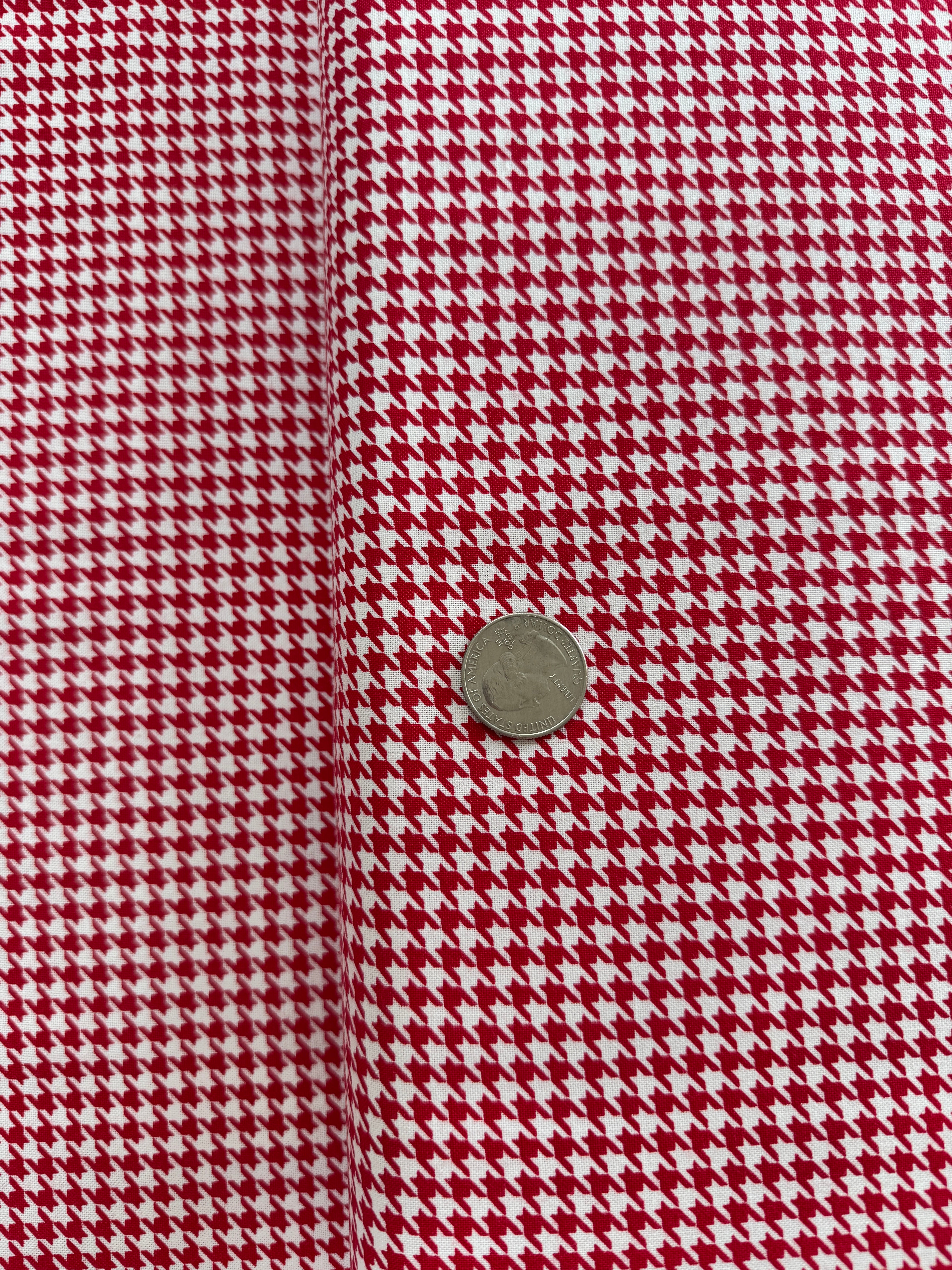 XOXO - Houndstooth Lipstick Lace Yardage