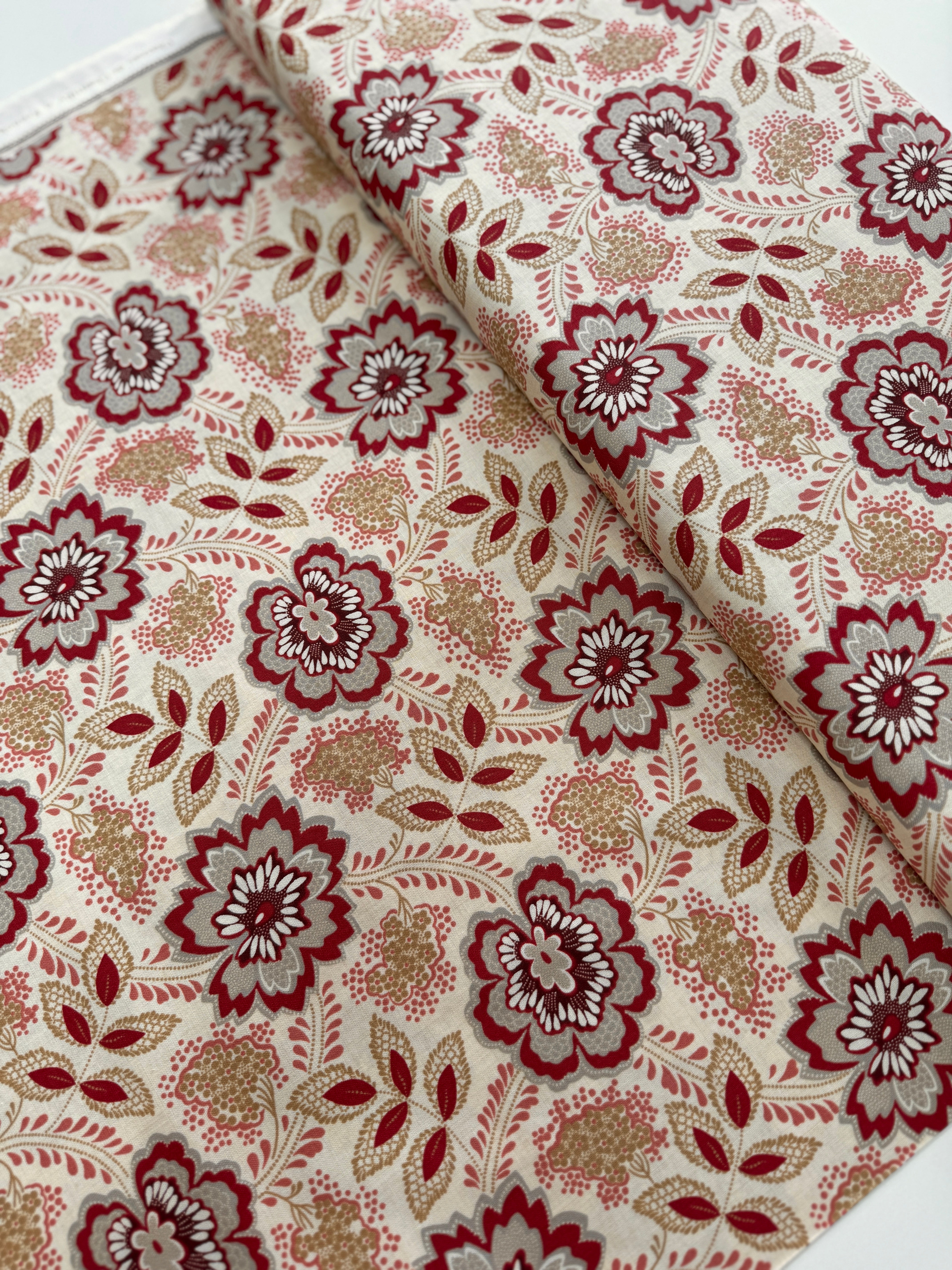 Chateau De Chantilly - Pearl Yardage