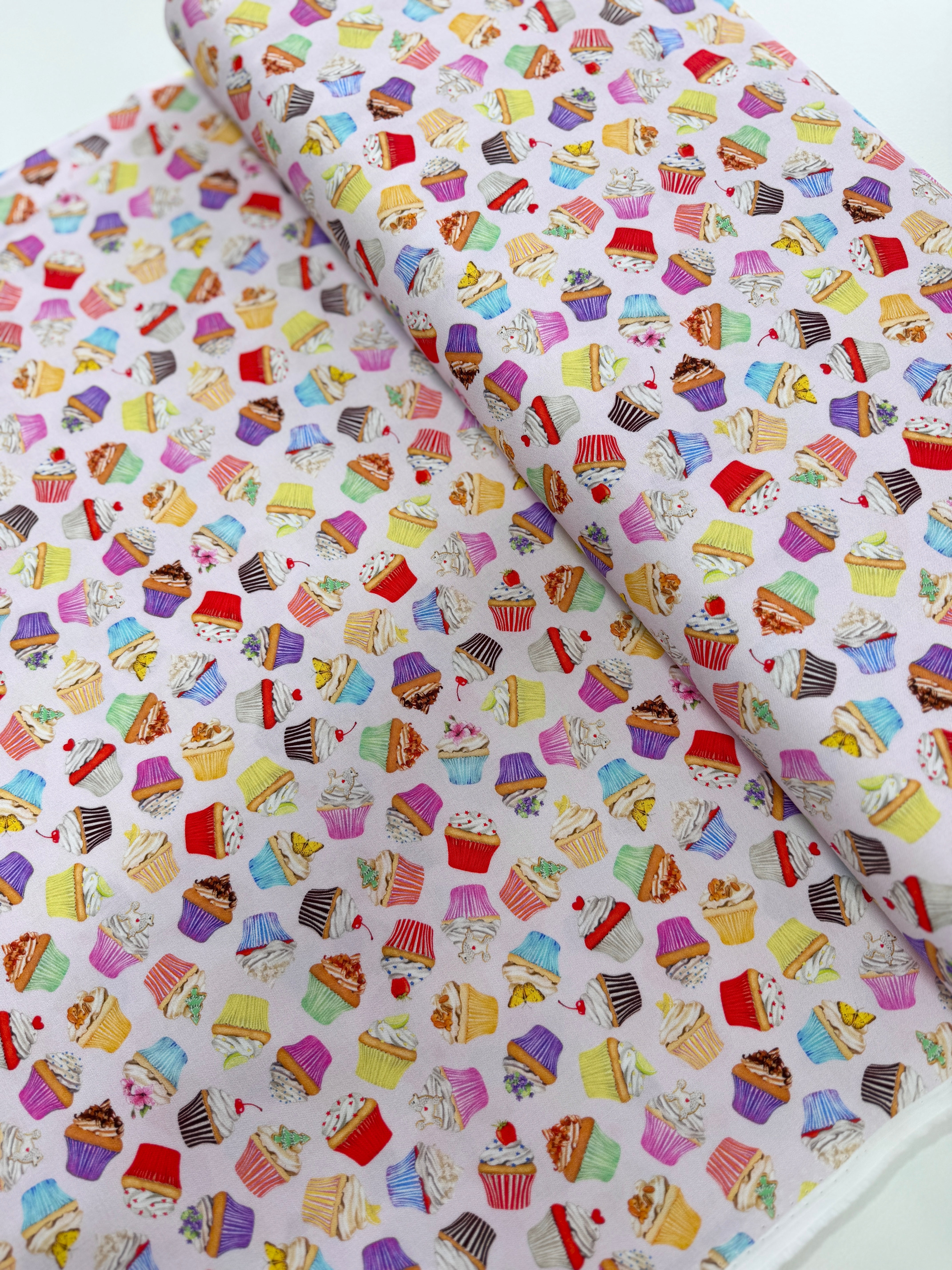 Sweet Tooth - Cupcakes on Pink Yardage