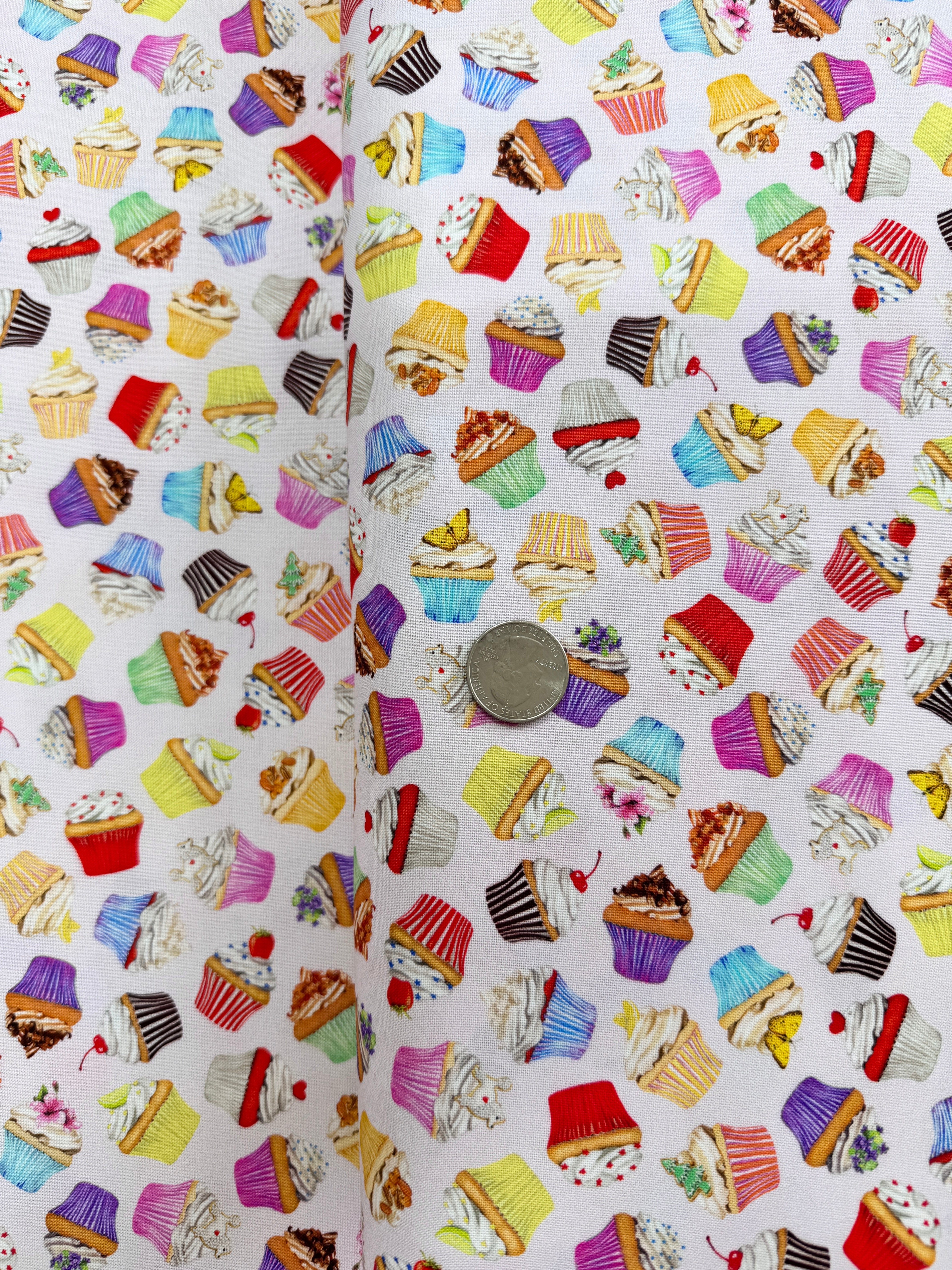 Sweet Tooth - Cupcakes on Pink Yardage