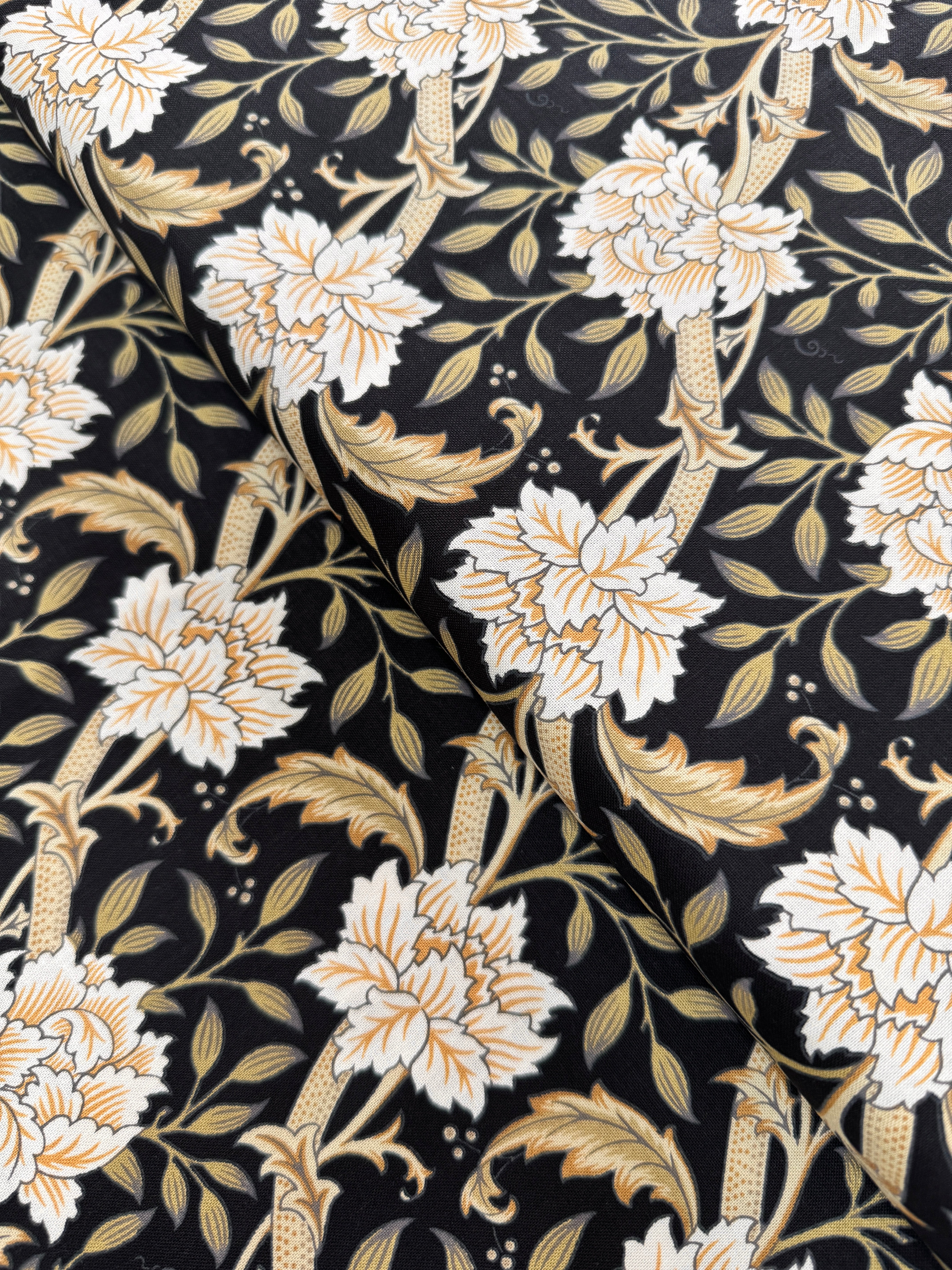 Morris Manor – Hammersmith Florals Ebony Yardage