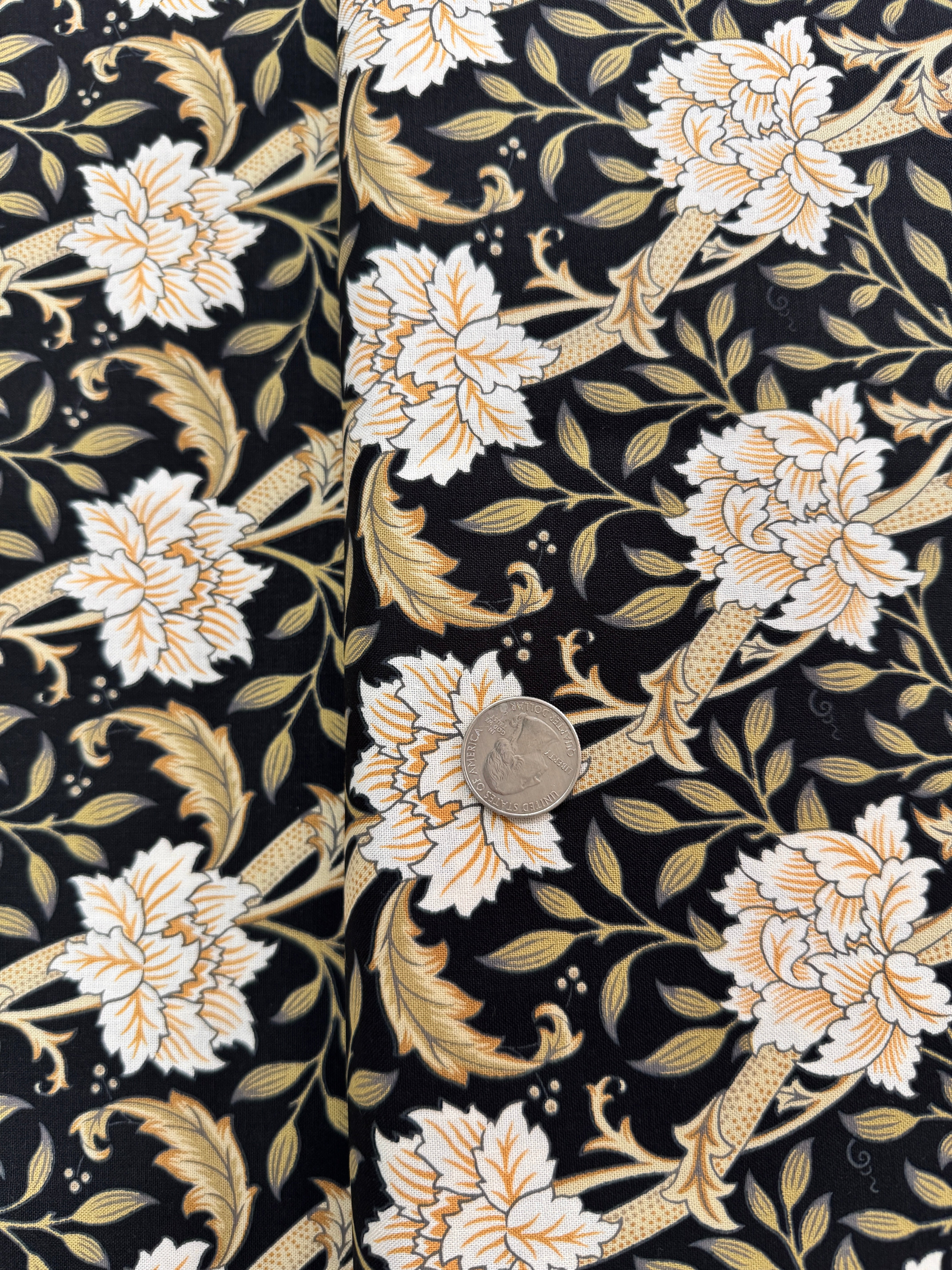 Morris Manor – Hammersmith Florals Ebony Yardage