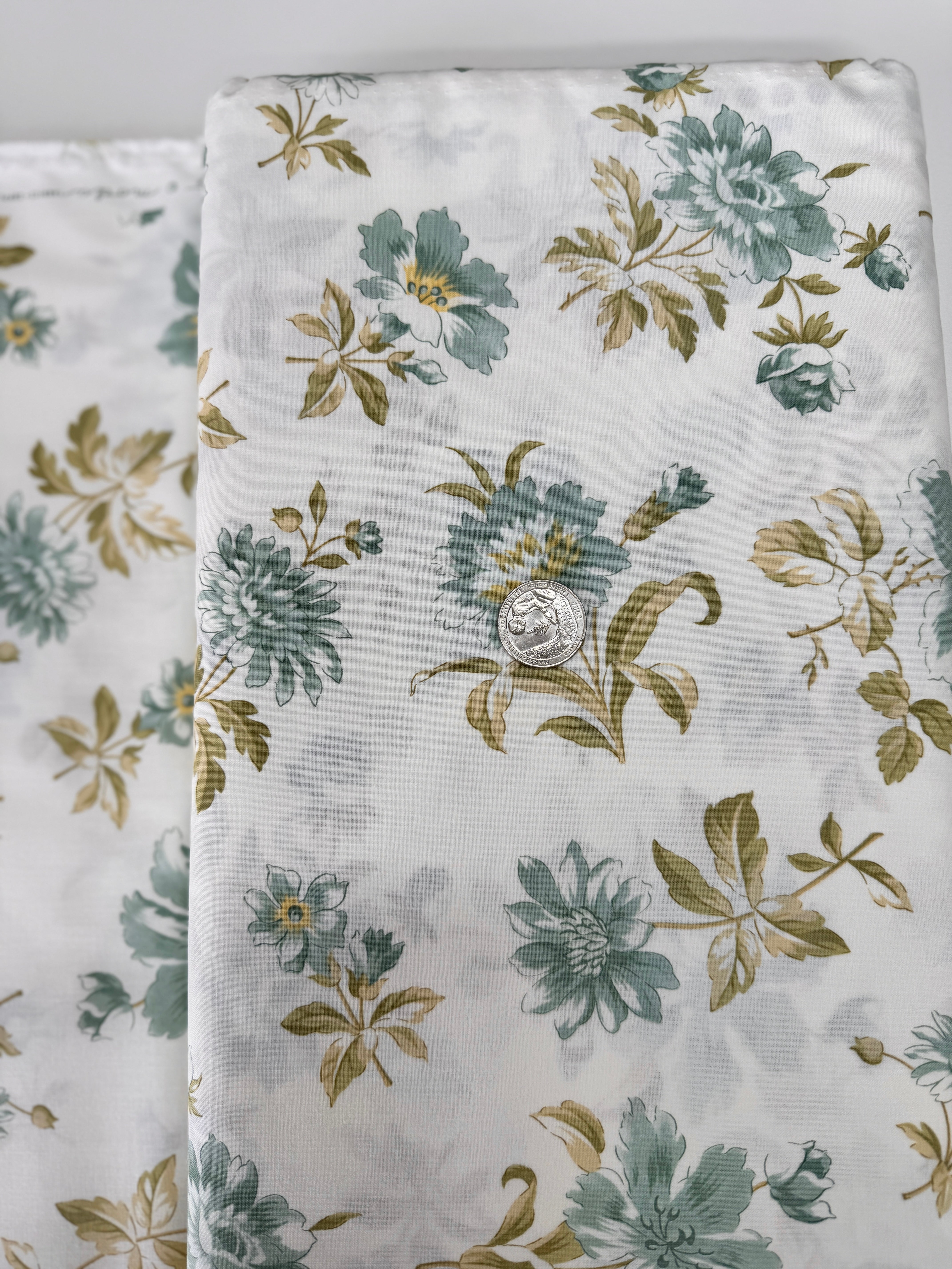 Honeybloom Blooming Florals Milk Fabric by 3 Sisters for Moda – soft floral cotton with vintage charm.