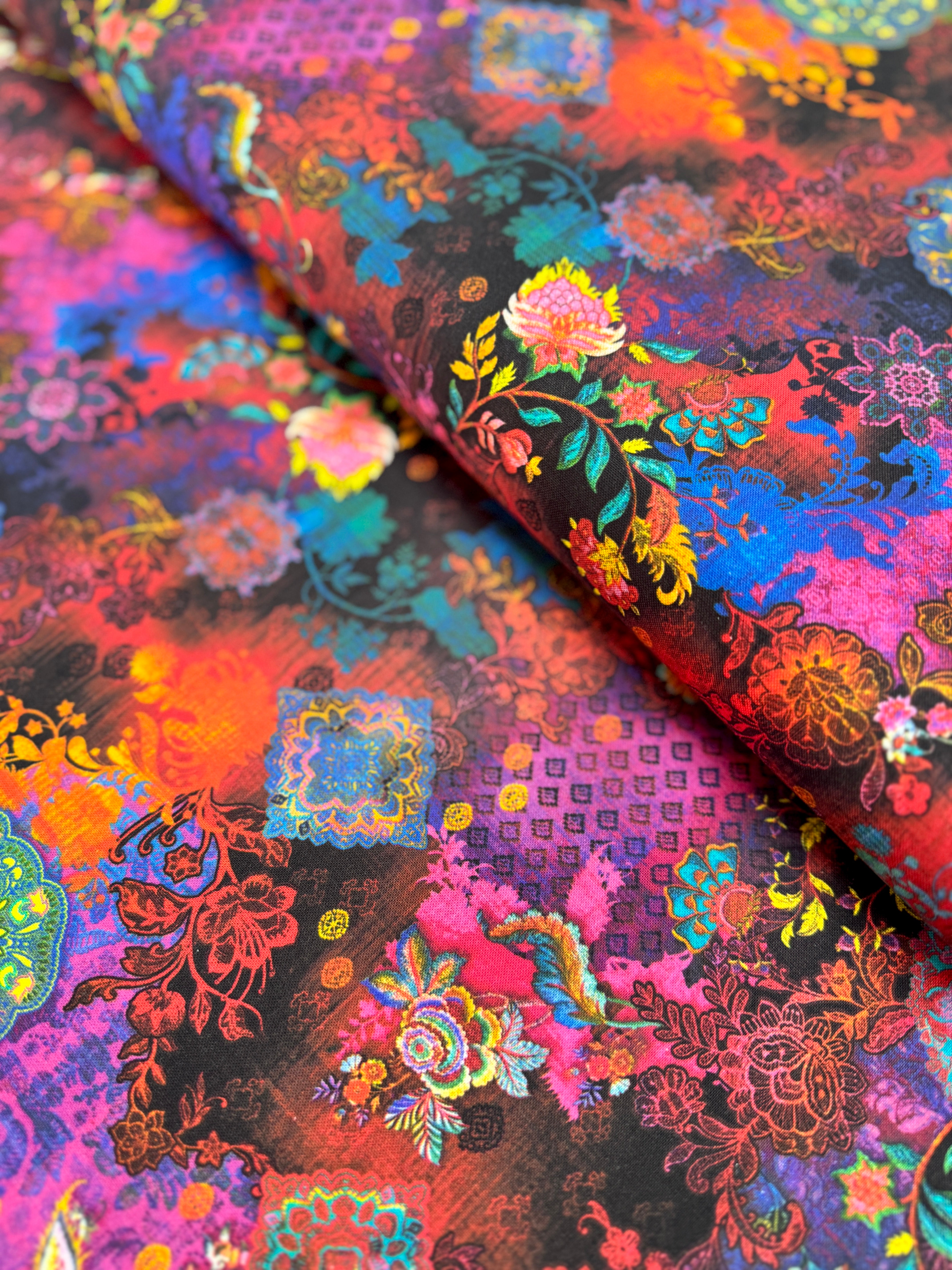 Flourish - Treasured Trinkets - Garnet Yardage