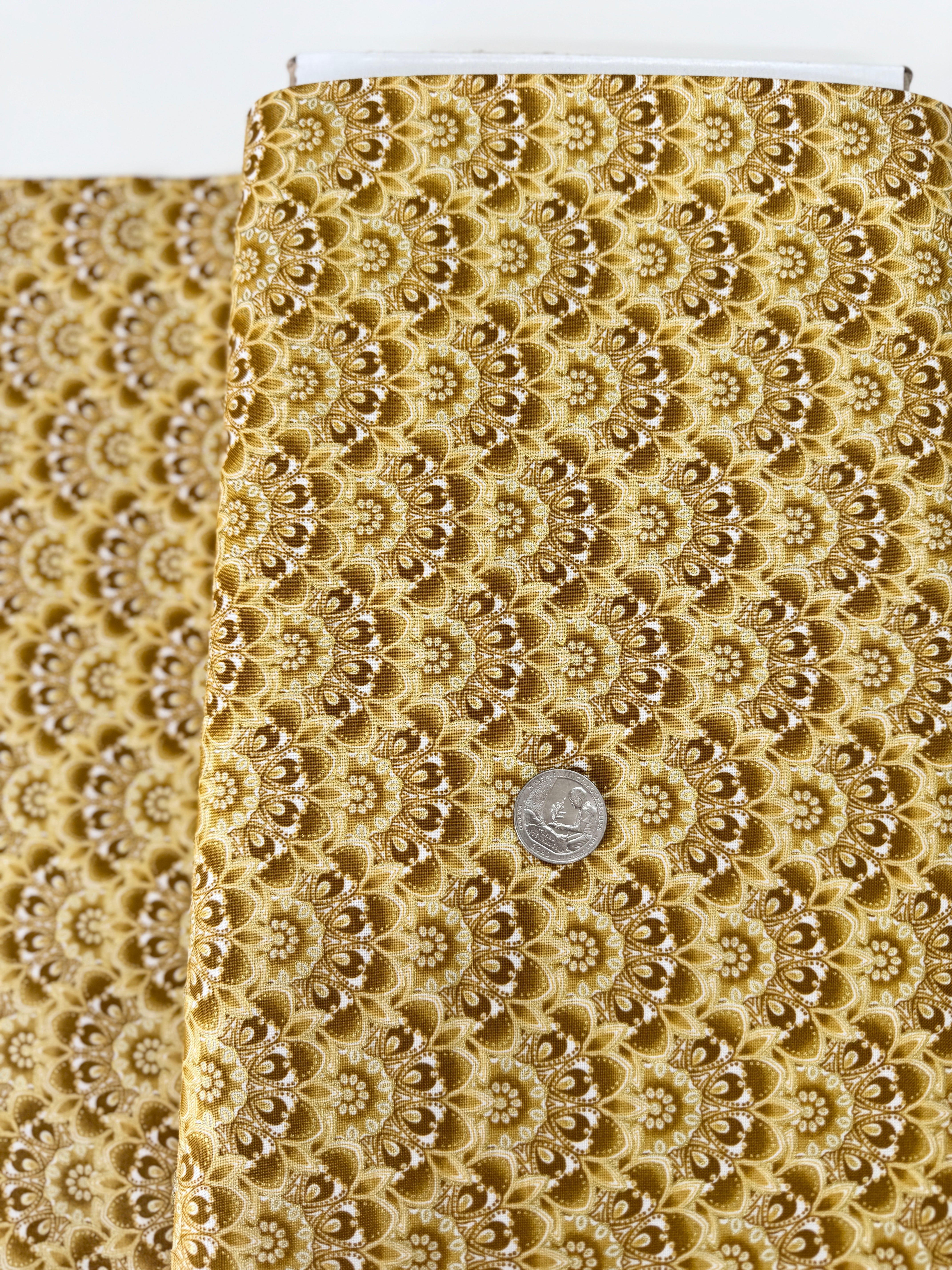 Jaikumari Scallop Gold metallic cotton fabric by Studio RK for Robert Kaufman – gold scallop pattern with metallic sheen, 43"/44" wide