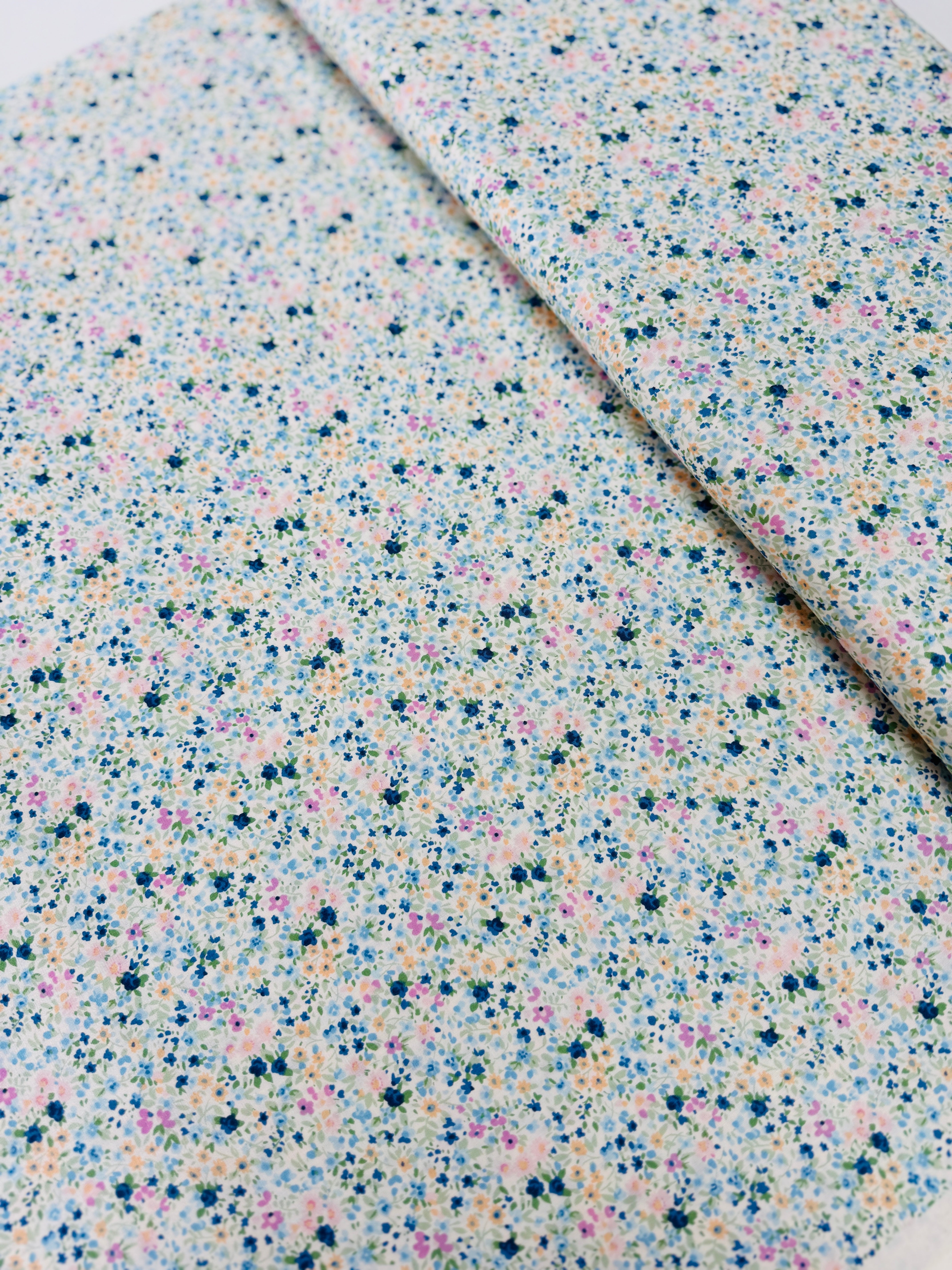 Sevenberry Fresh Florals Blue cotton fabric by Robert Kaufman – petite garden blossoms on blue background quilting cotton