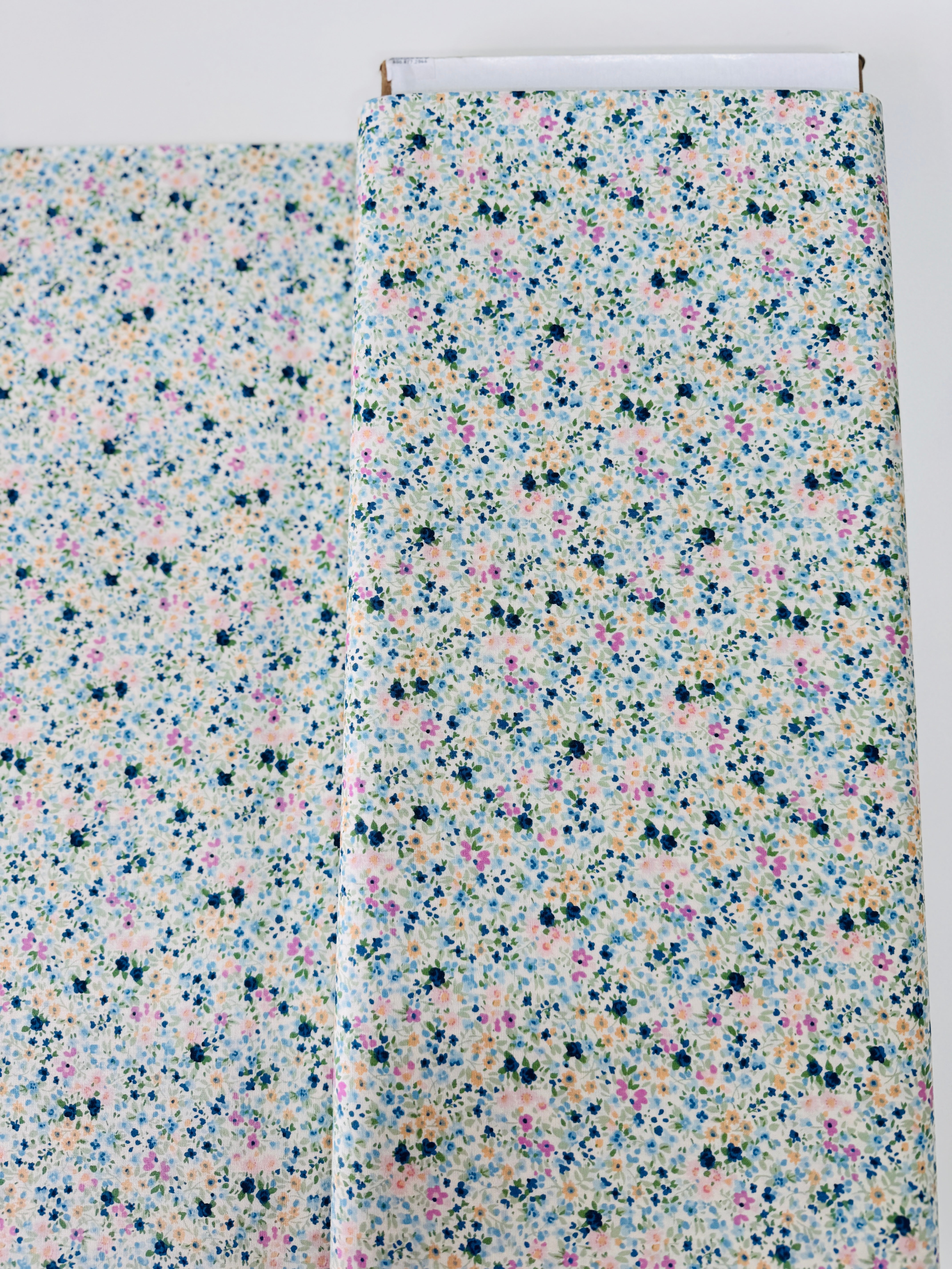 Sevenberry Fresh Florals Blue cotton fabric by Robert Kaufman – petite garden blossoms on blue background quilting cotton