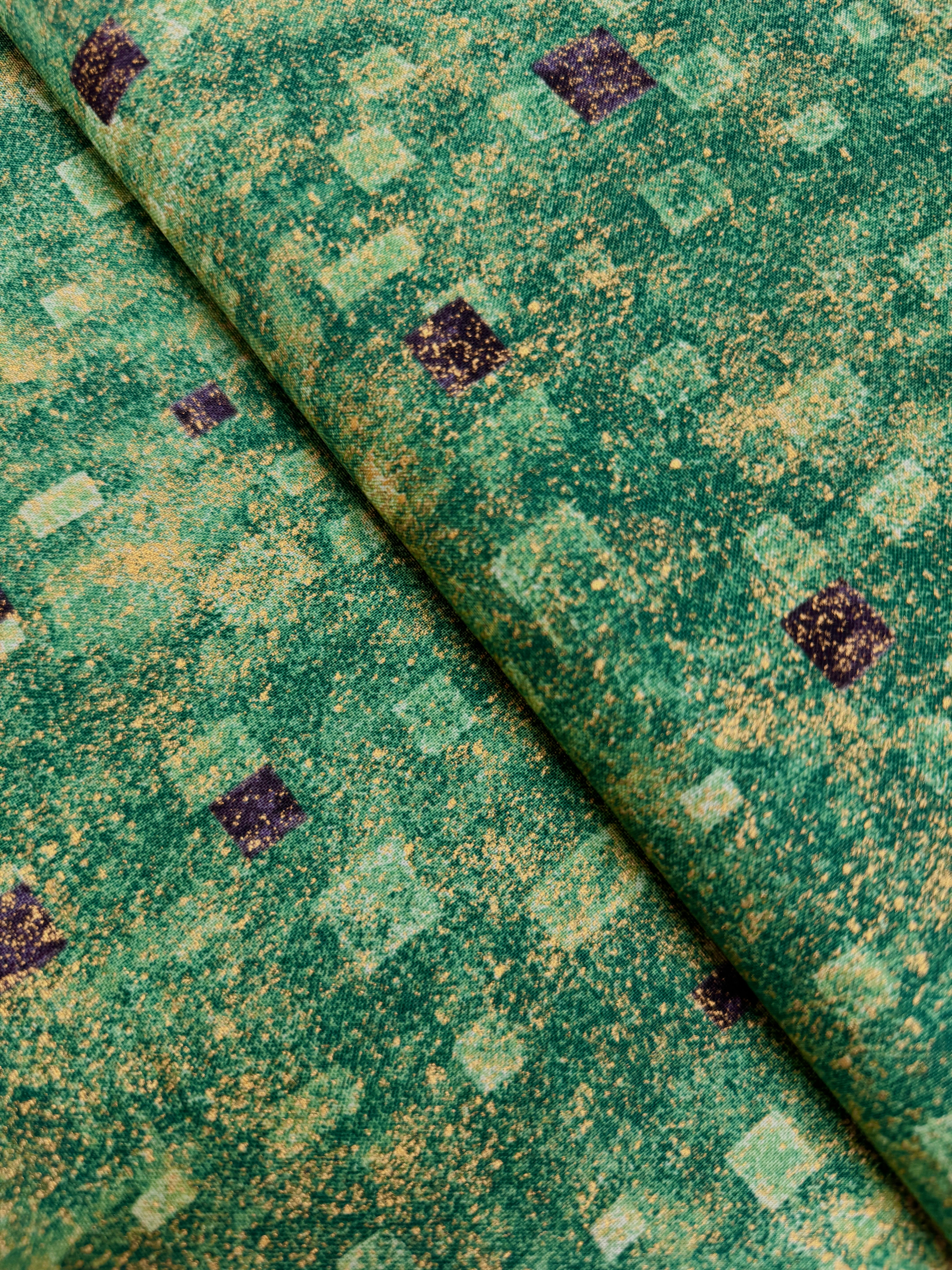Gustav Klimt Green Gold metallic cotton fabric by Studio RK for Robert Kaufman – green and gold art-inspired quilting cotton