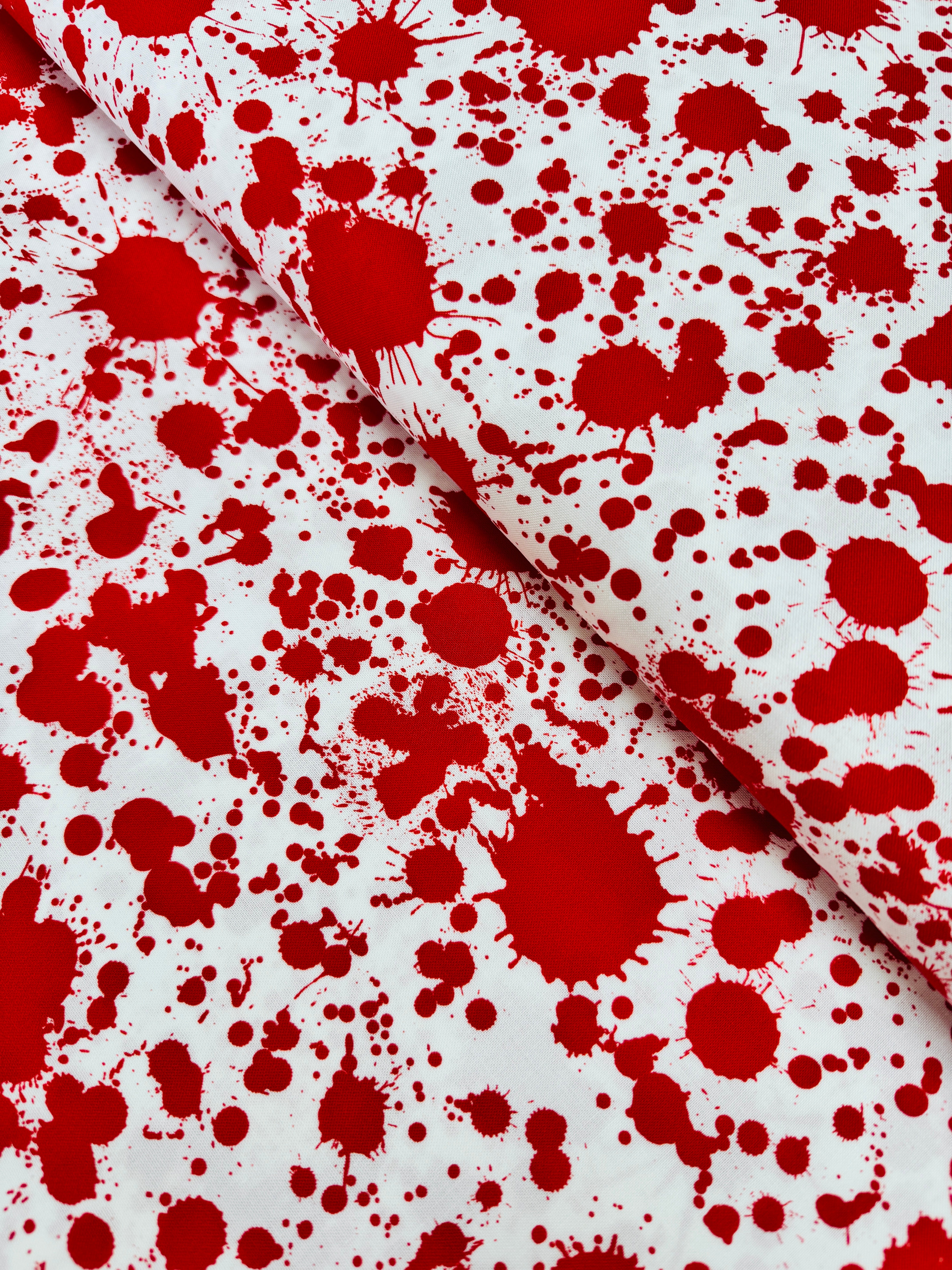 Splatter White quilting cotton by Studio RK for Robert Kaufman – white fabric with light paint splatter design