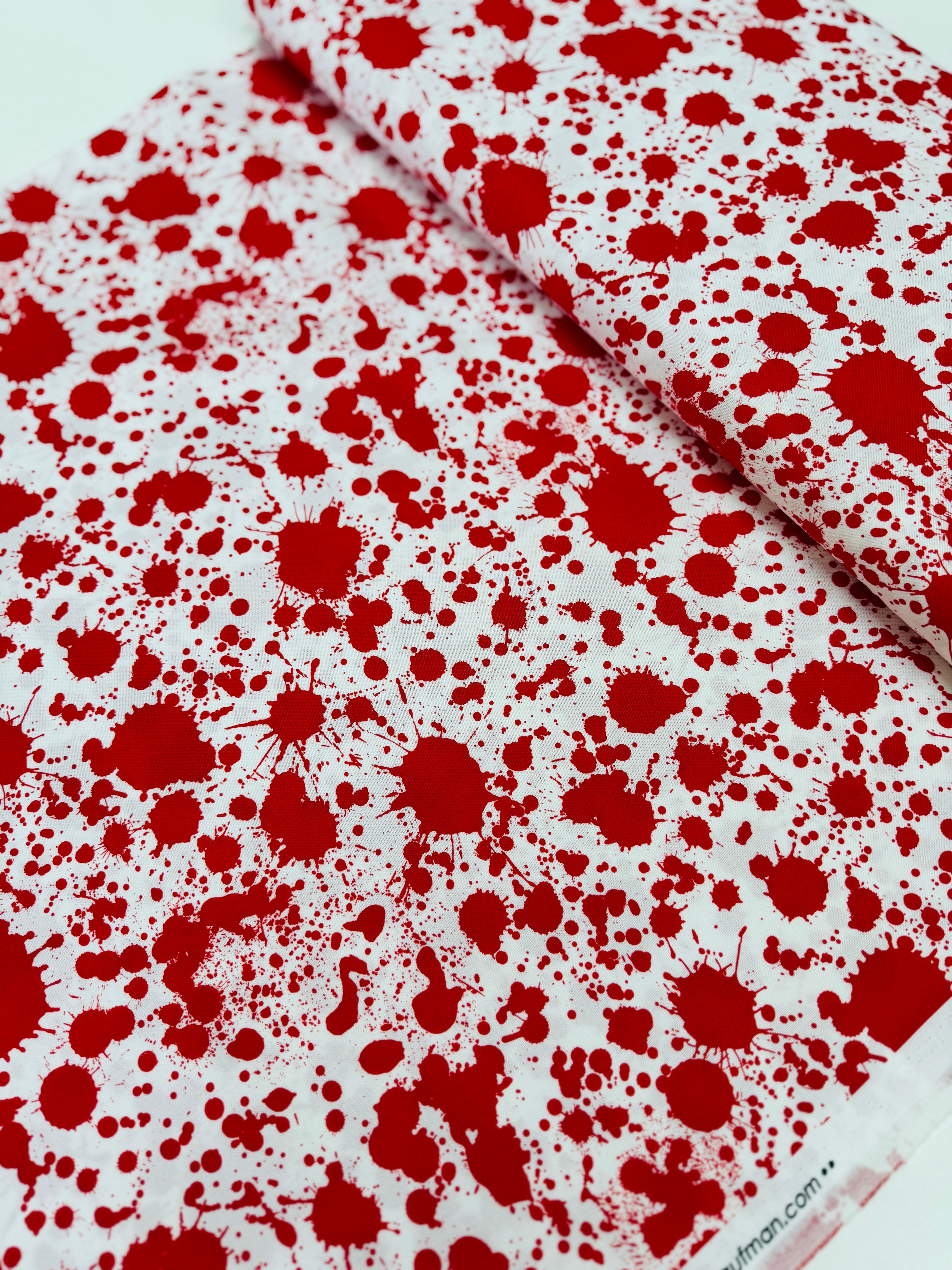 Splatter White quilting cotton by Studio RK for Robert Kaufman – white fabric with light paint splatter design