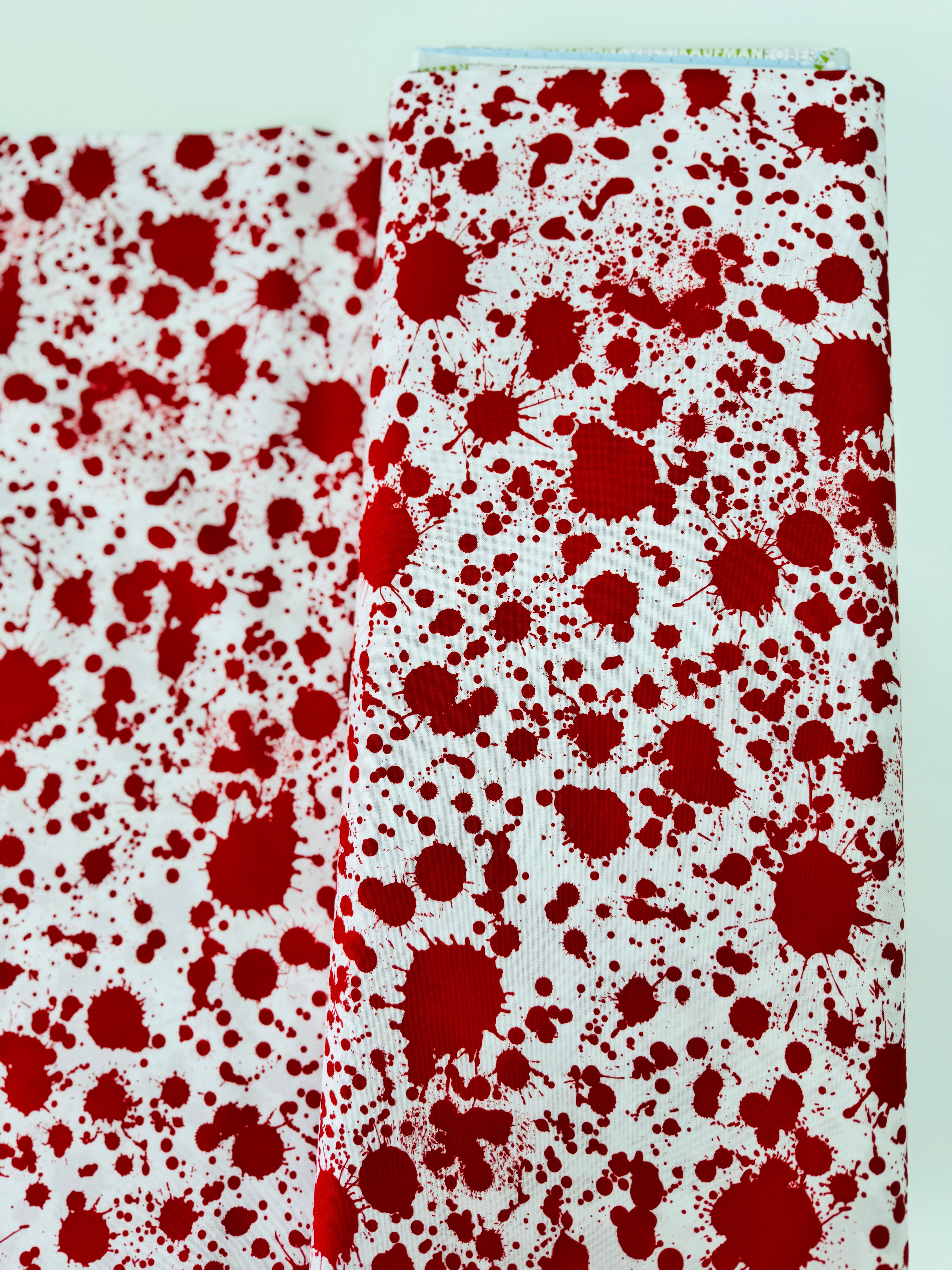 Splatter White quilting cotton by Studio RK for Robert Kaufman – white fabric with light paint splatter design