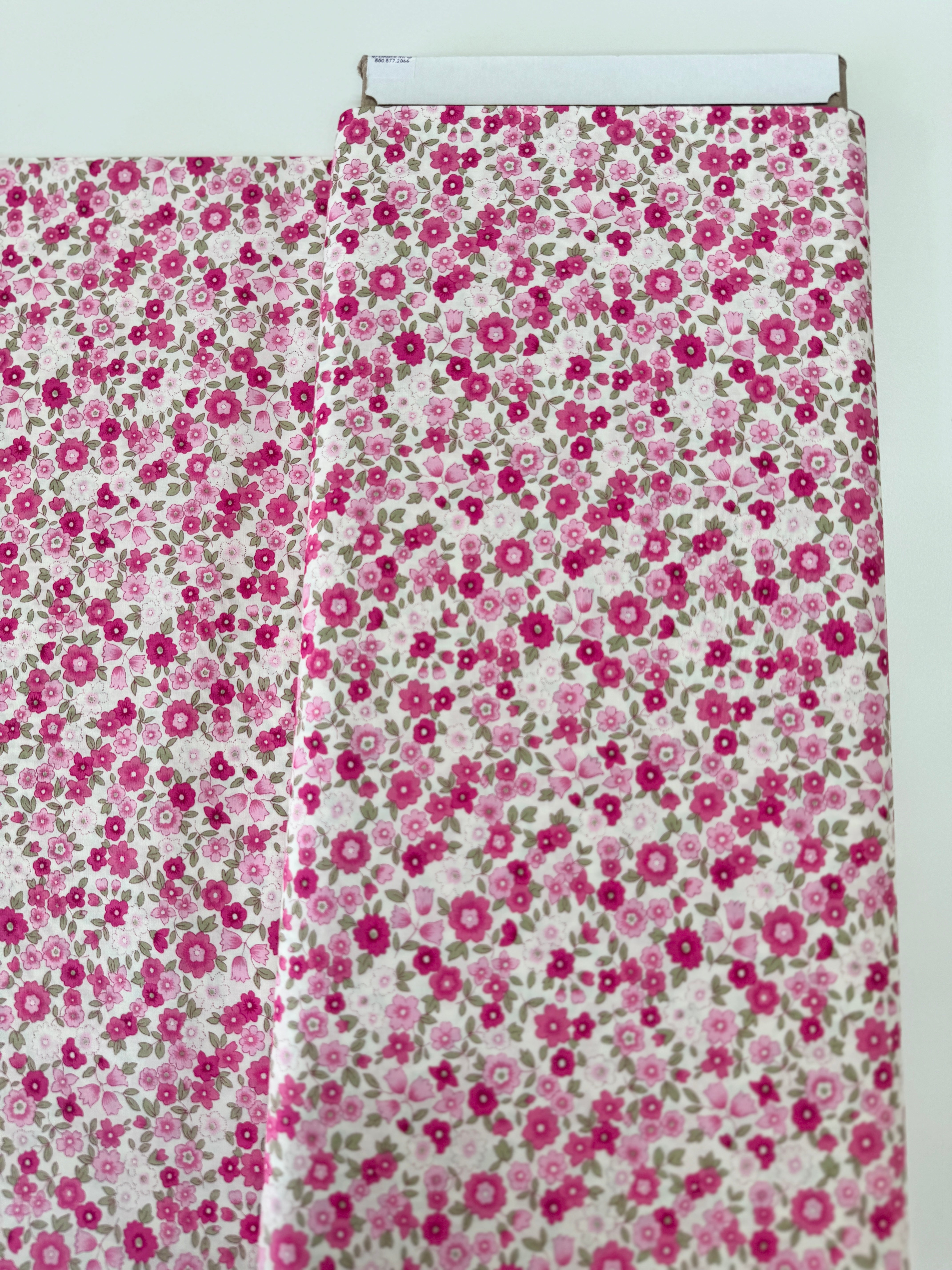 Petite Garden Sevenberry Florals Pink cotton lawn by Robert Kaufman – tiny pink floral print on lightweight cotton, 42″ wide