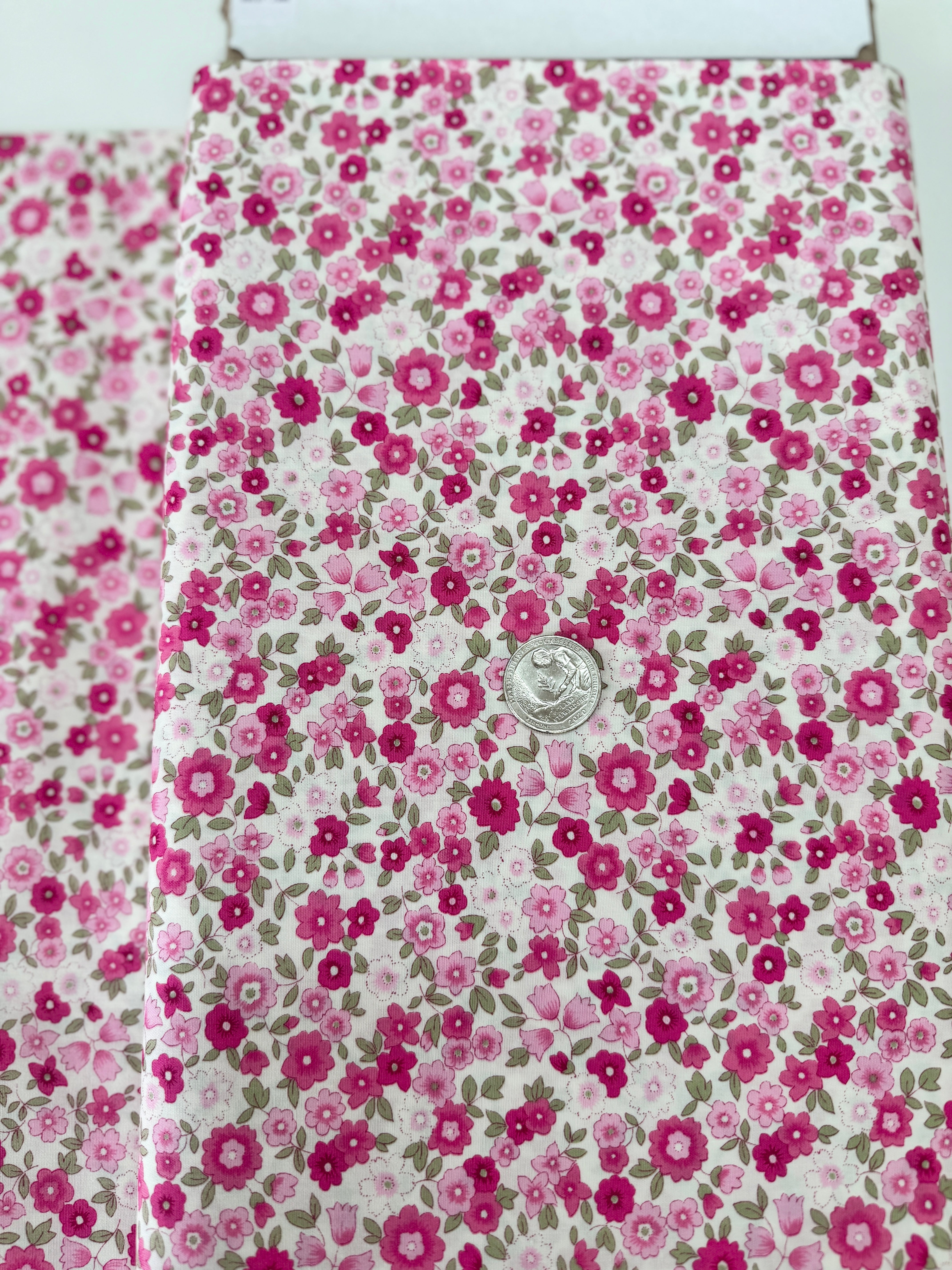 Petite Garden Sevenberry Florals Pink cotton lawn by Robert Kaufman – tiny pink floral print on lightweight cotton, 42″ wide
