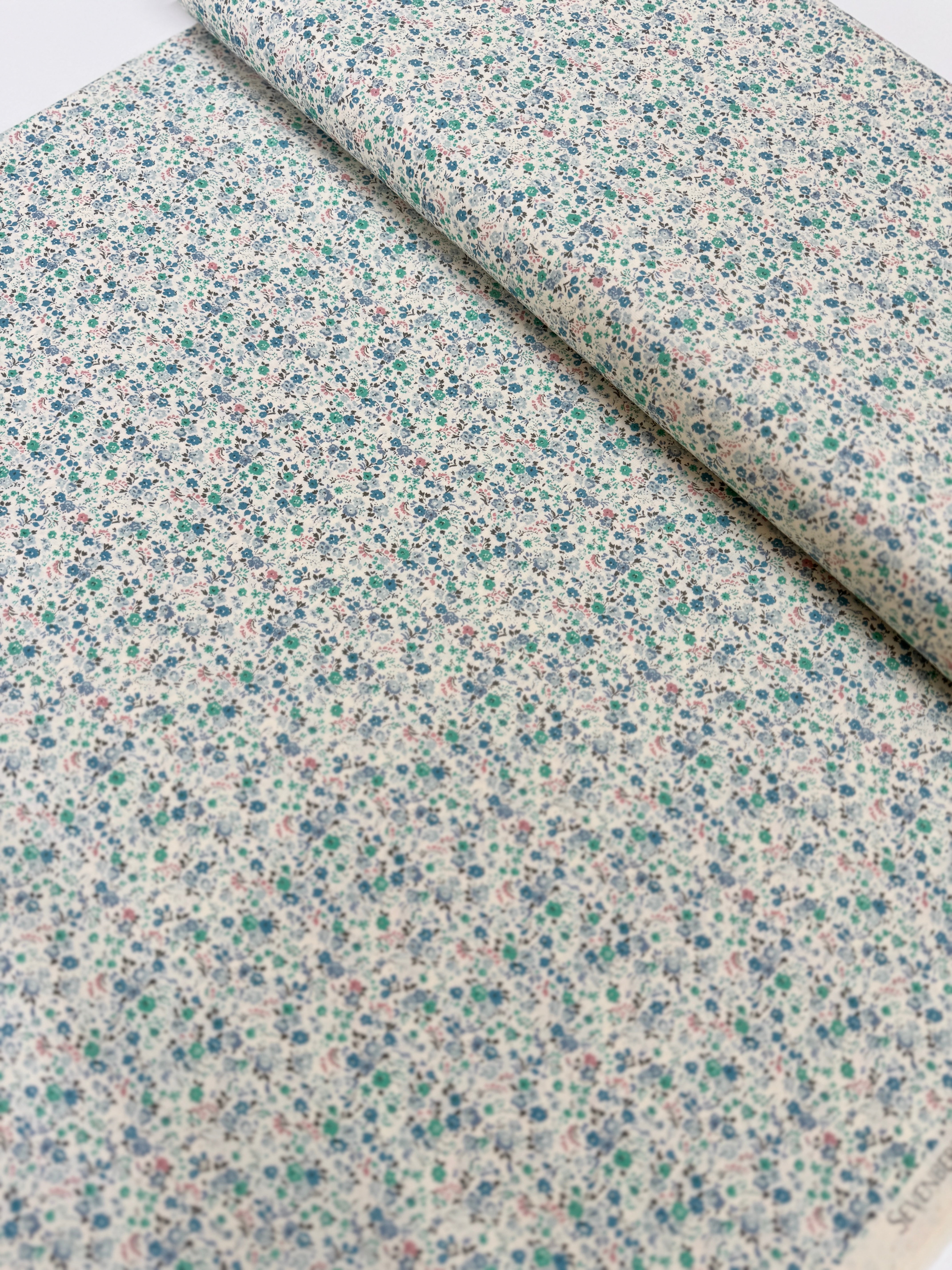 Sevenberry Petite Garden Soft Floral Aqua quilting cotton - small aqua & pink floral print, 43/44″ wide