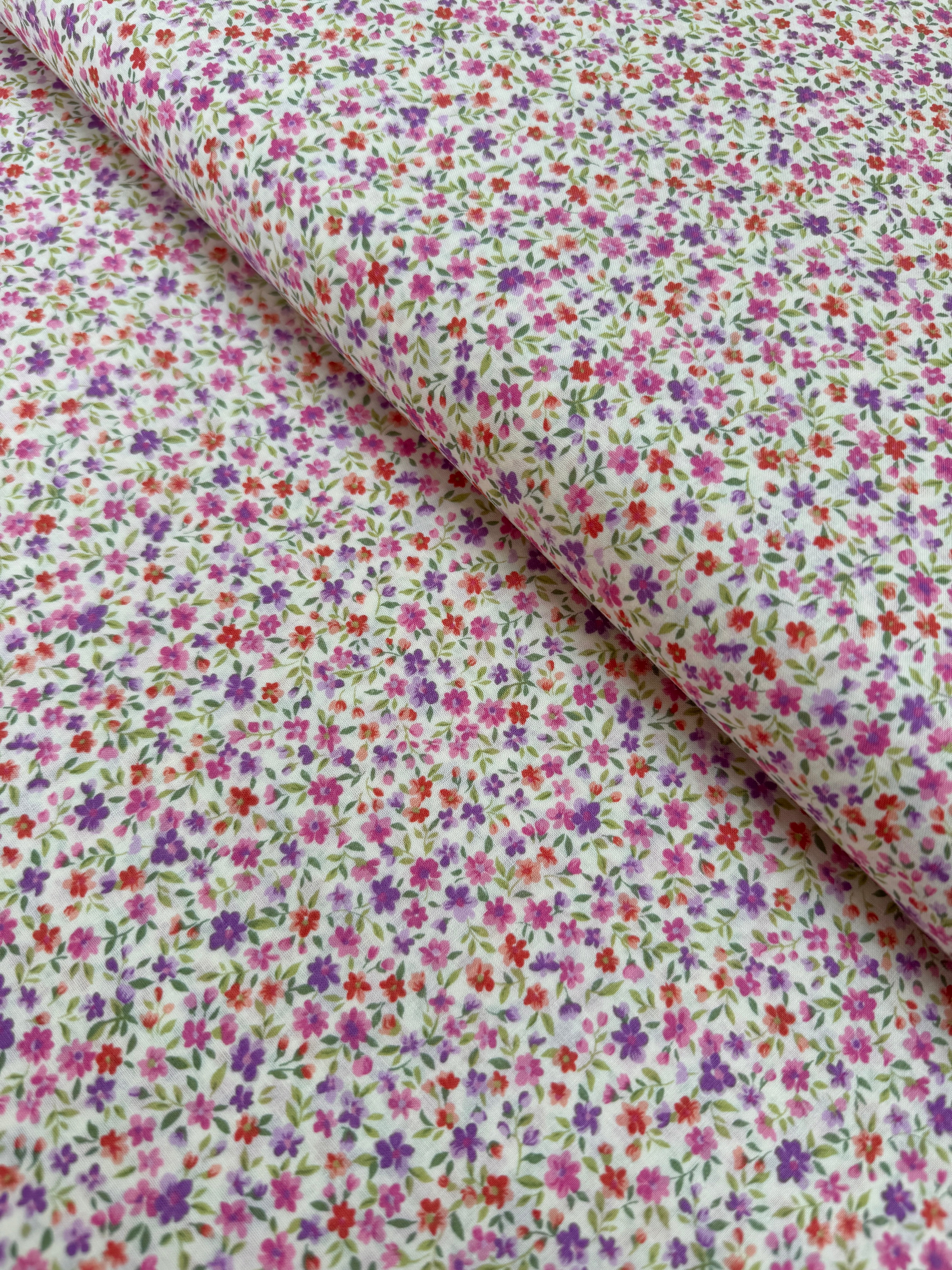 Sevenberry Bouquet Lilac cotton quilting fabric by Sevenberry for Robert Kaufman – tiny lilac and green floral bouquet print, 42–43″ wide