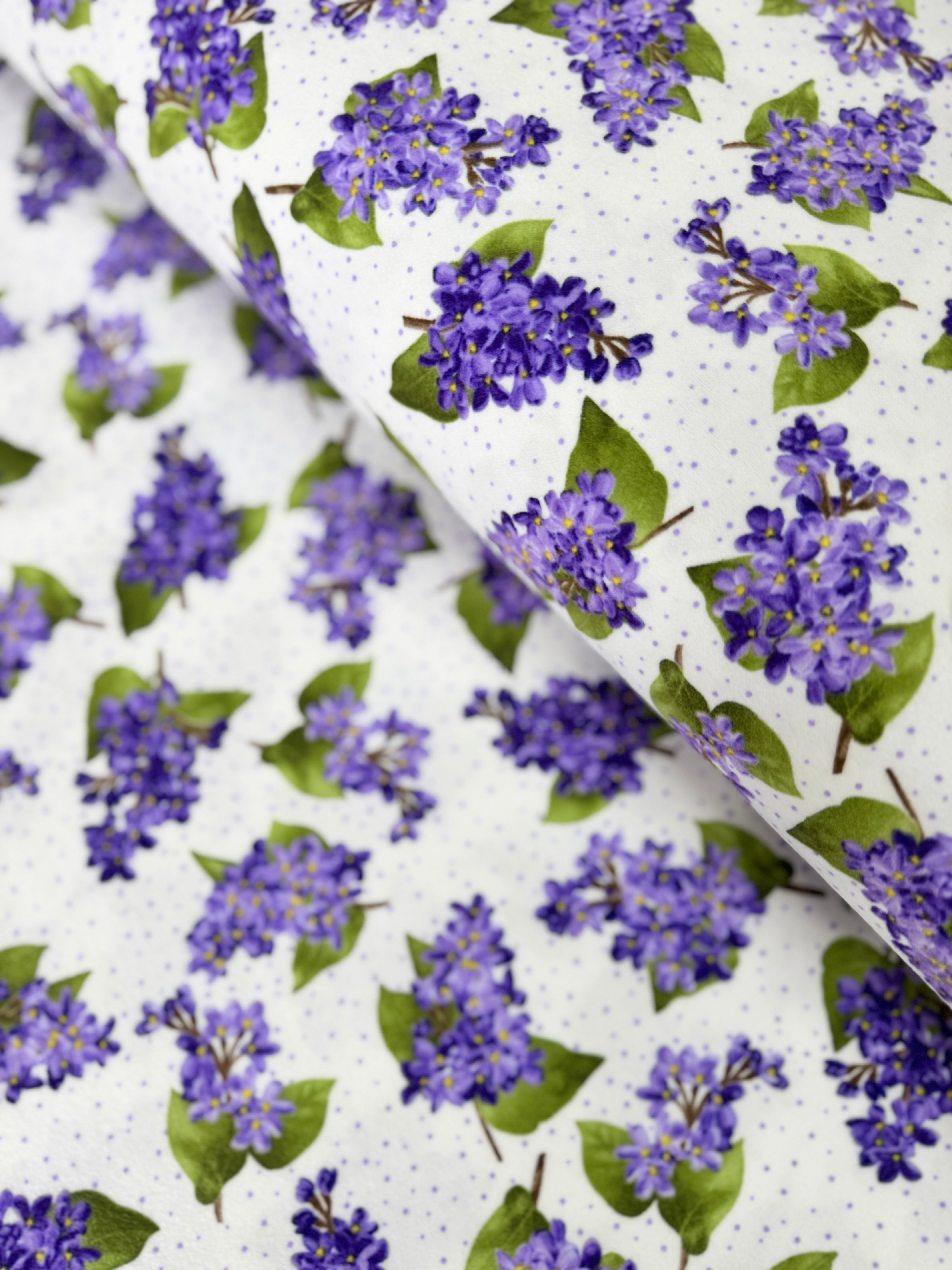 Flowerhouse - Elizabeth Lilacs Dots White Flannel Yardage