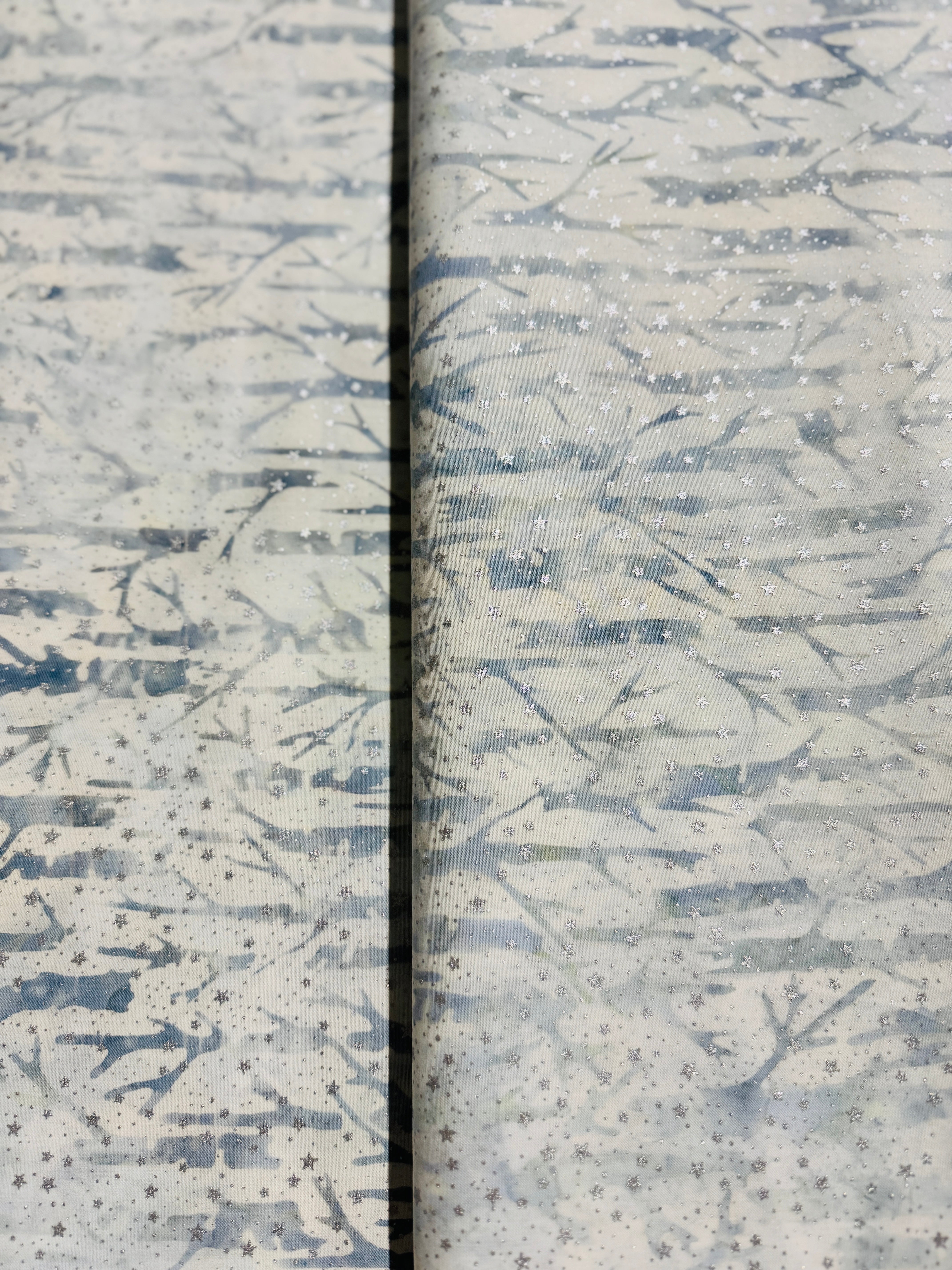 Fat Quarter - Artisan Batiks - Magical Winter - Sky Silver Sparkle