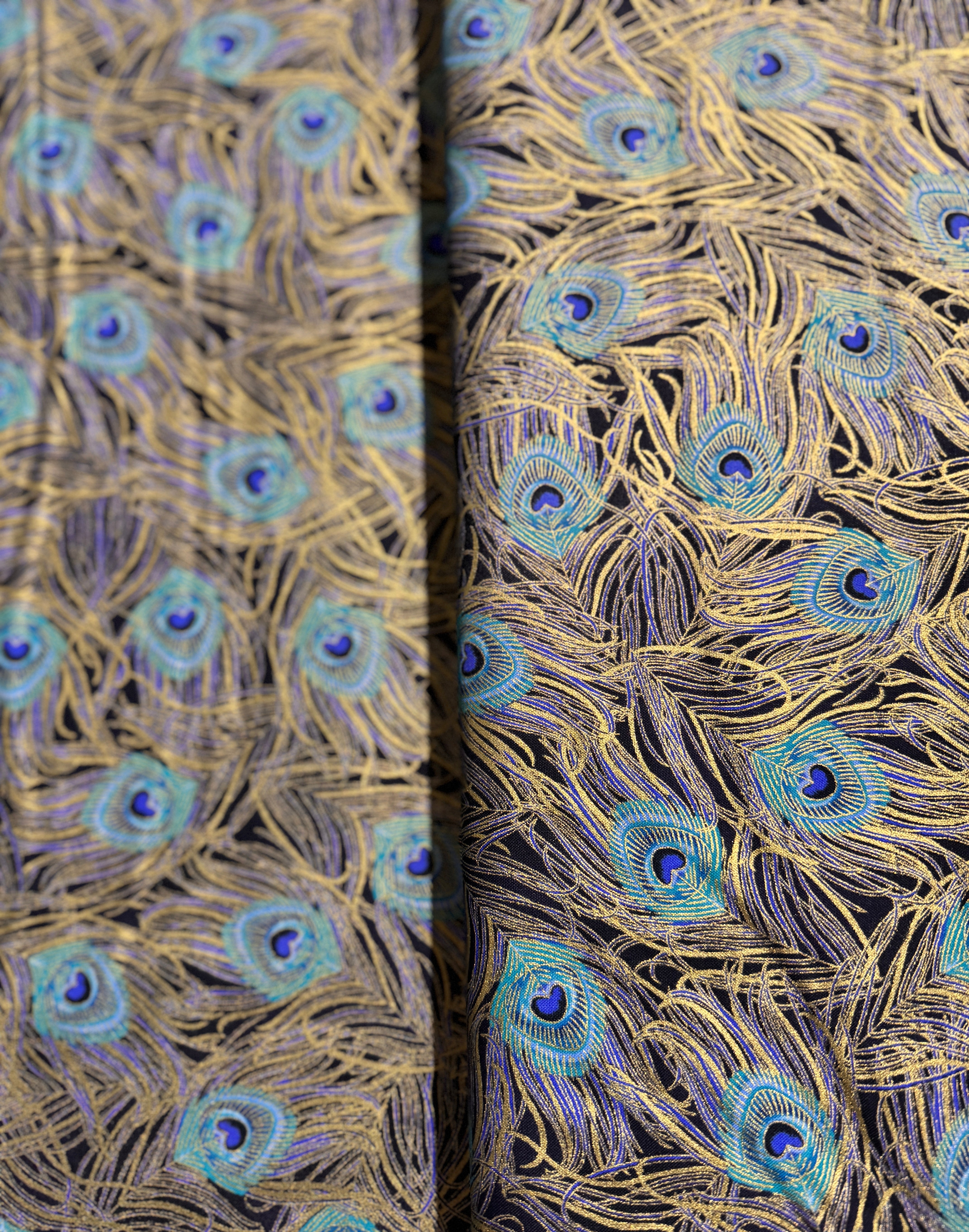 Peacock Garden - Peacock Feathers Navy - Remnant