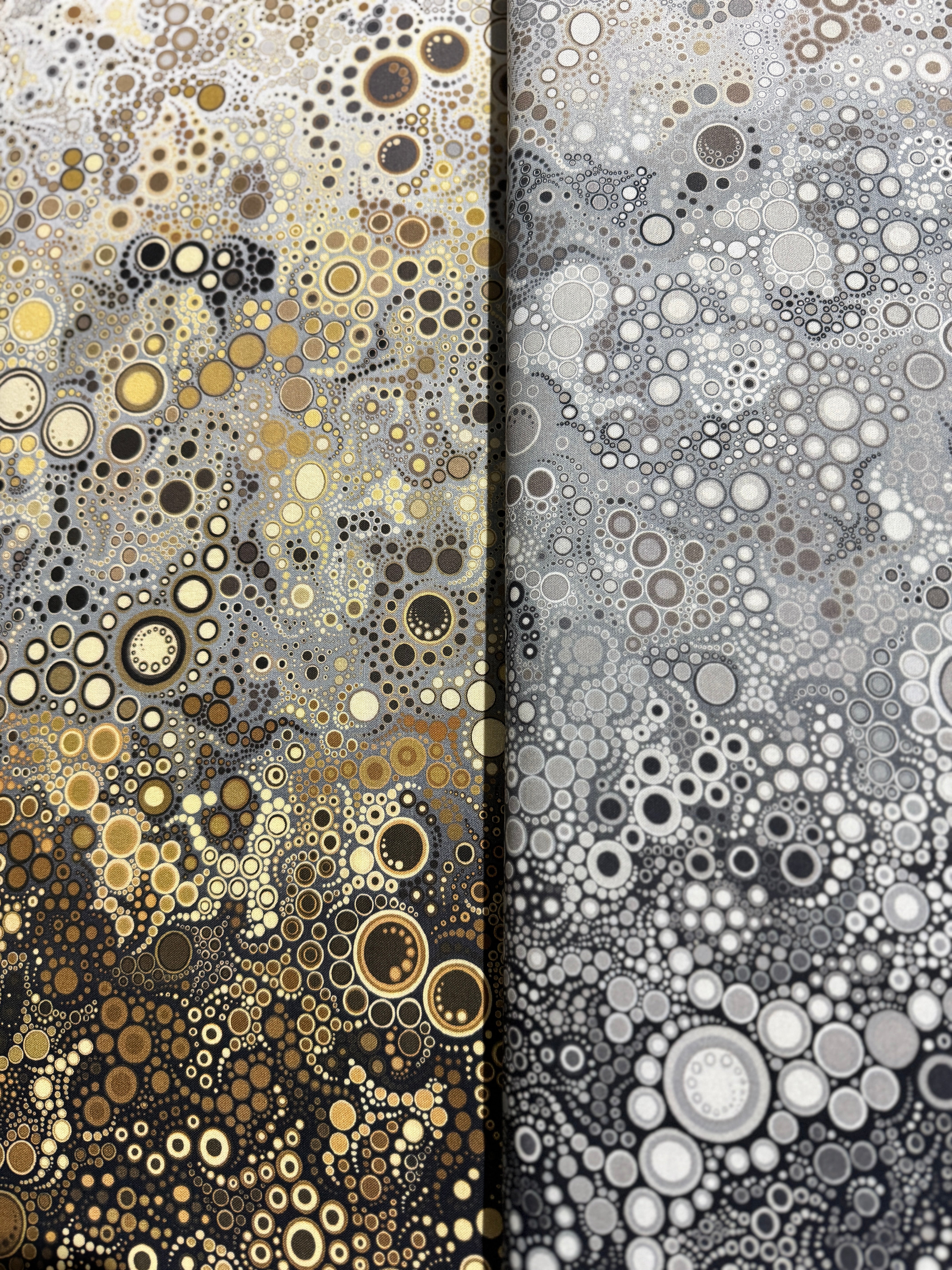 Effervescence - Dots Grey - Remnant