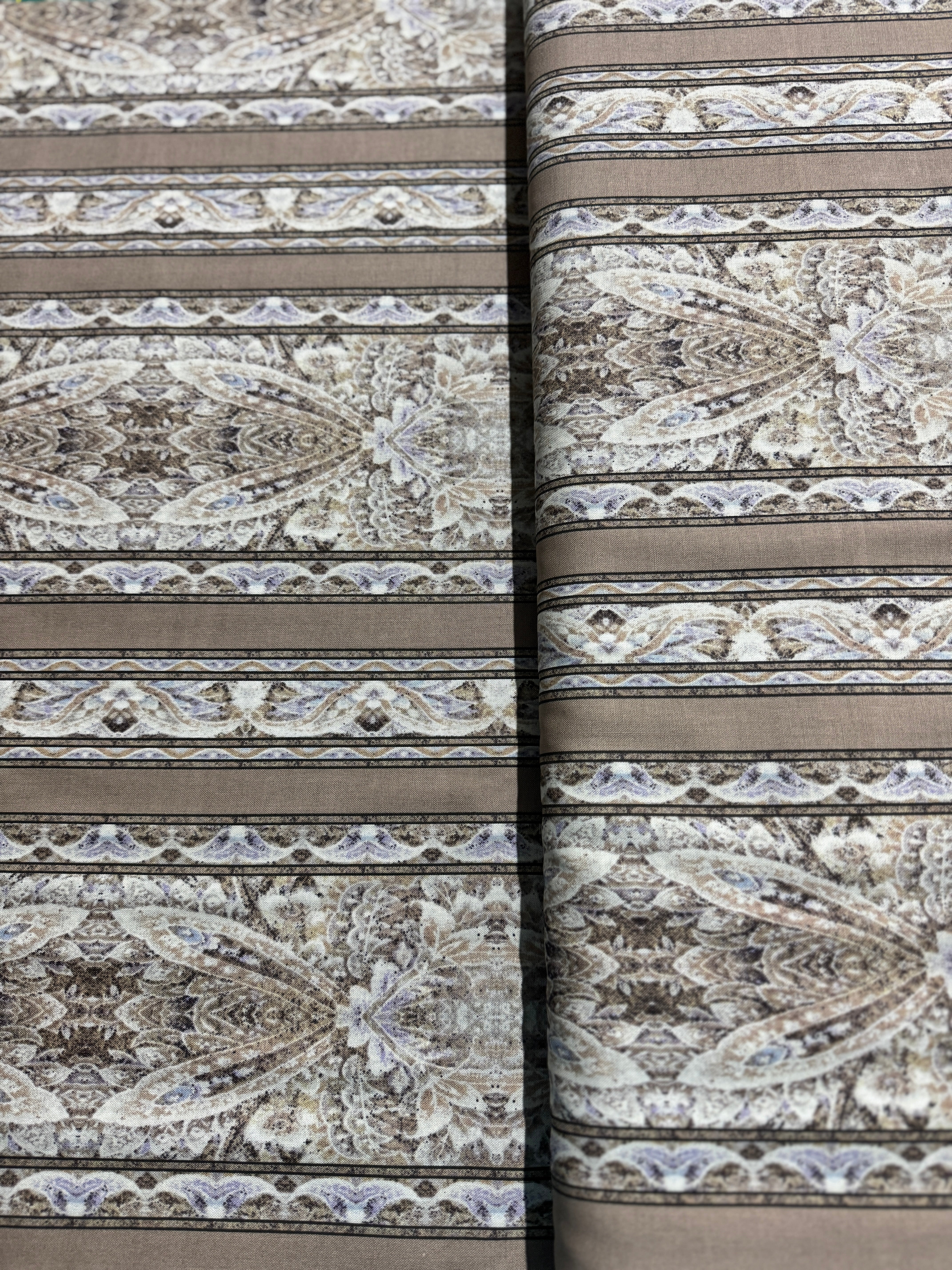 Chelsea Border Frosty Coco fabric by Jinny Beyer – neutral-toned quilt border cotton from RJR Fabrics.