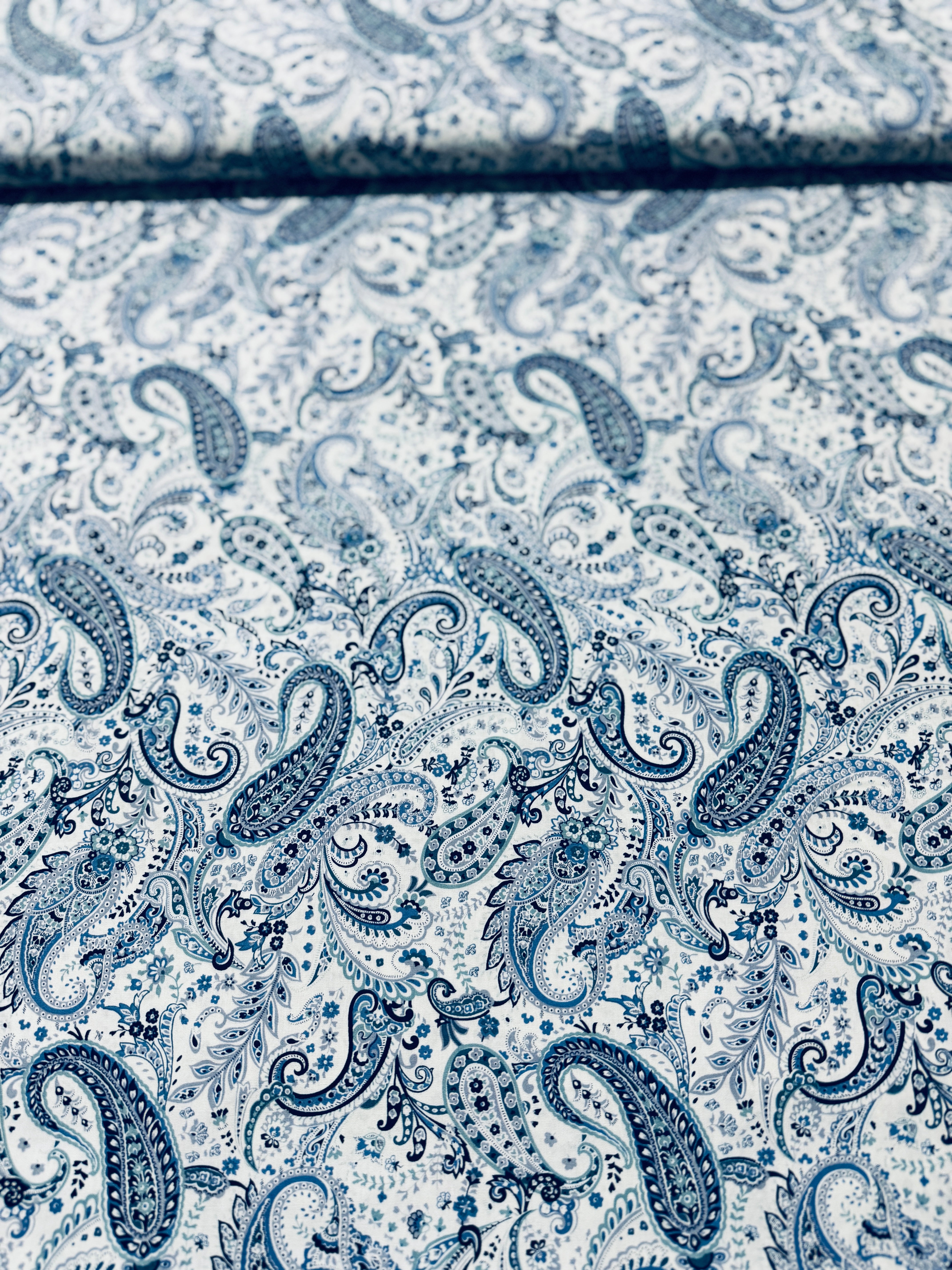 Sevenberry Vintage Petals and Paisleys - Paisley White - Remnant