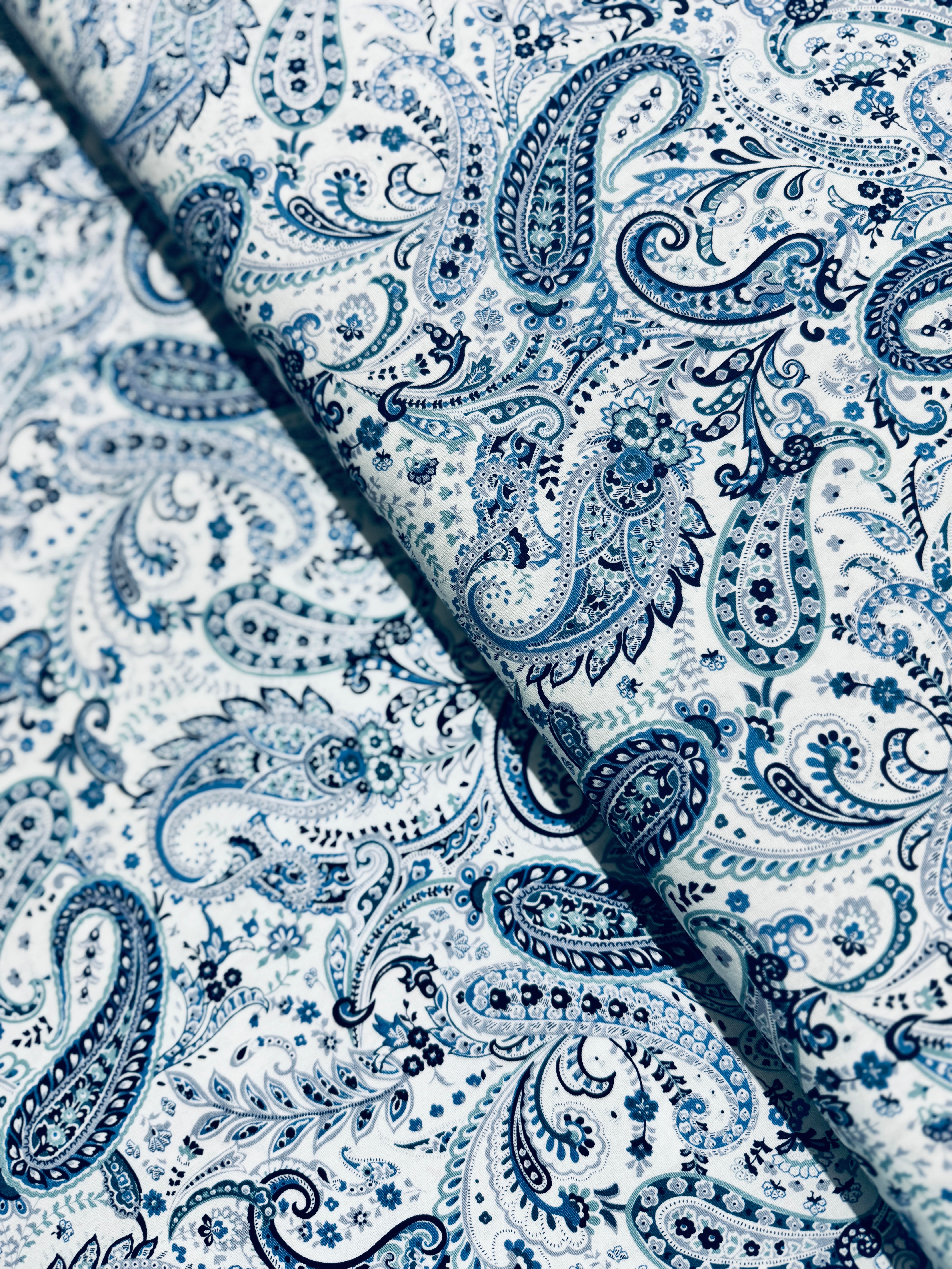 Sevenberry Vintage Petals and Paisleys - Paisley White - Remnant